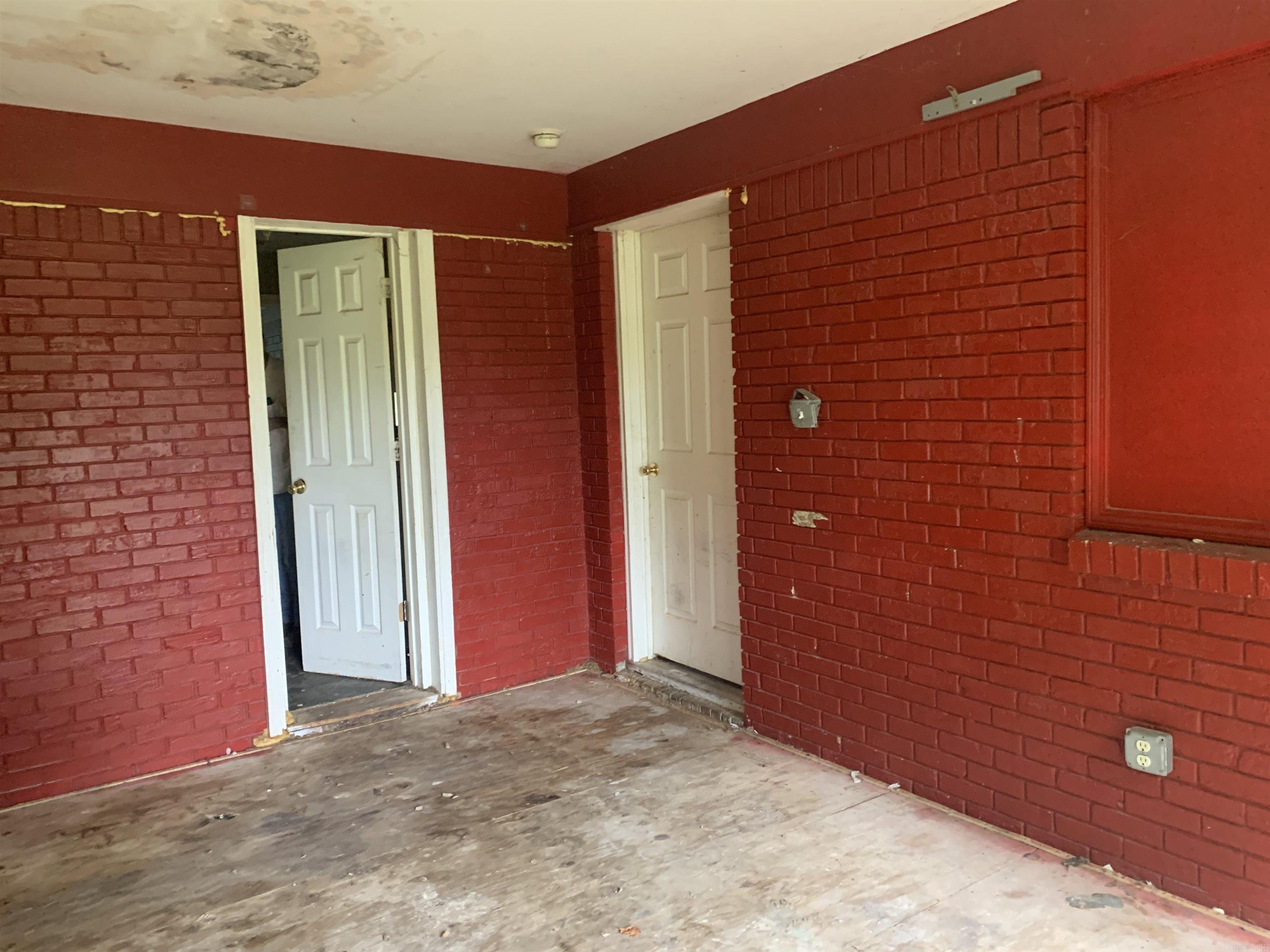 CITY OF LR L16 - Residential