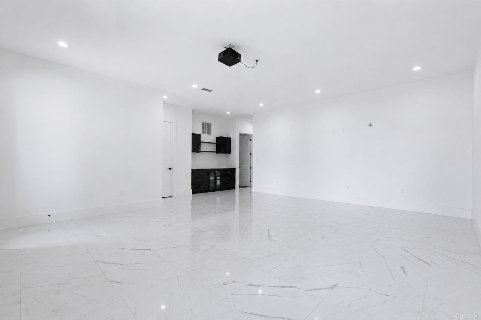 CHENAL VALLEY FALSTONE COURT - Residential