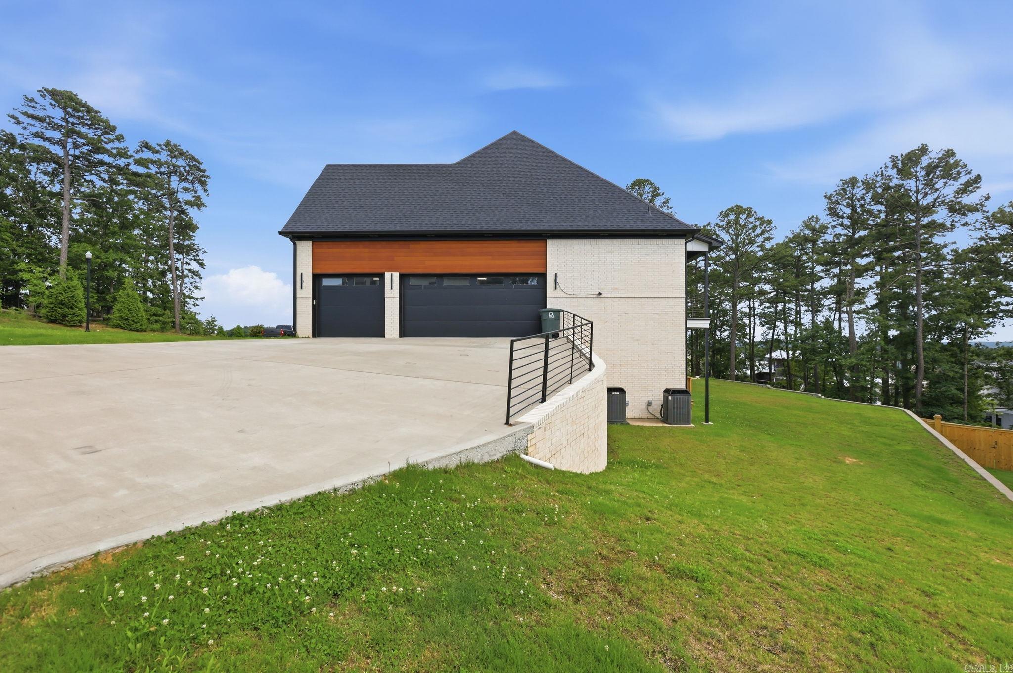 CHENAL VALLEY FALSTONE COURT - Residential