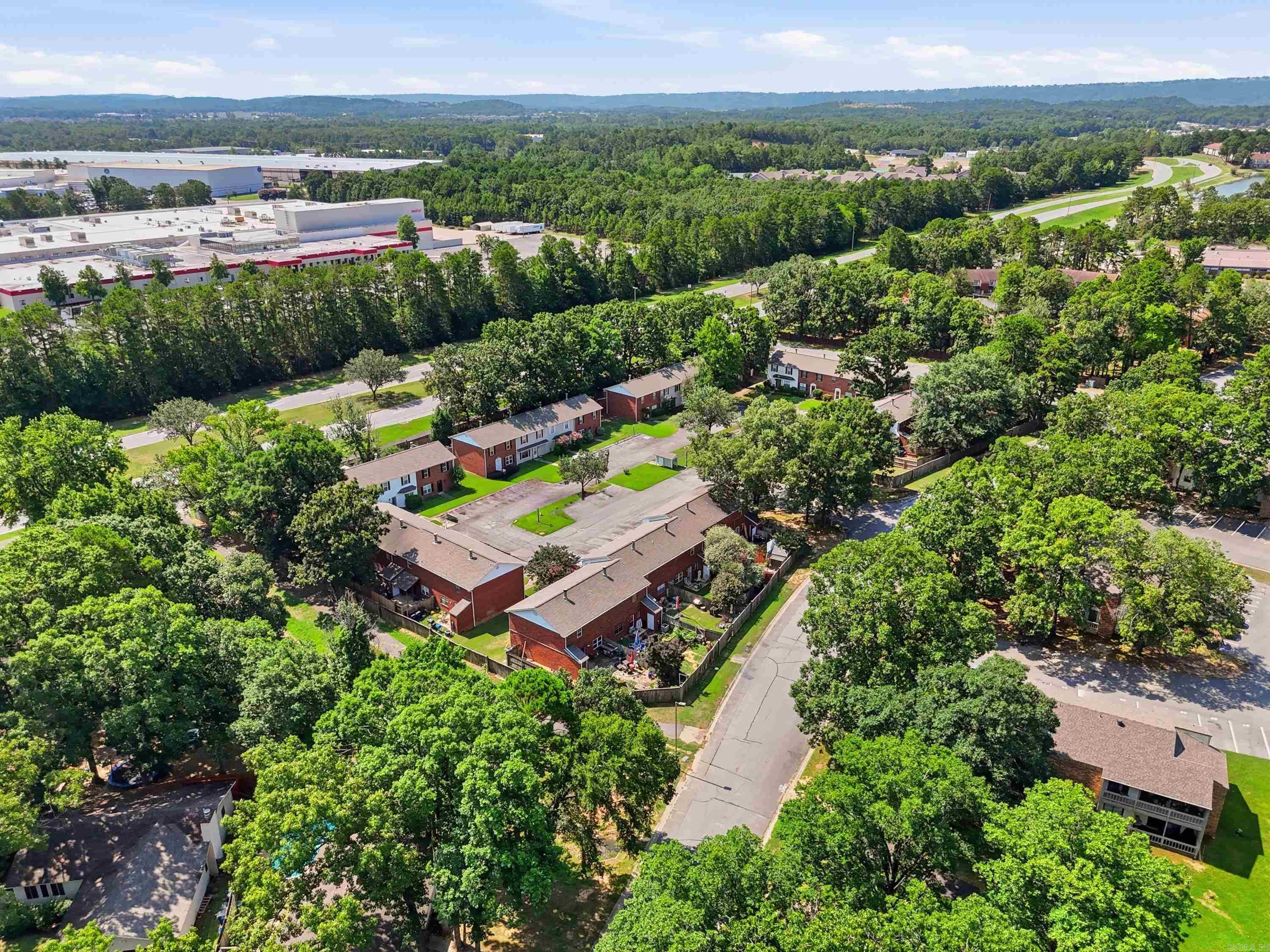 OAKCREST MANOR TWNHMS - Residential