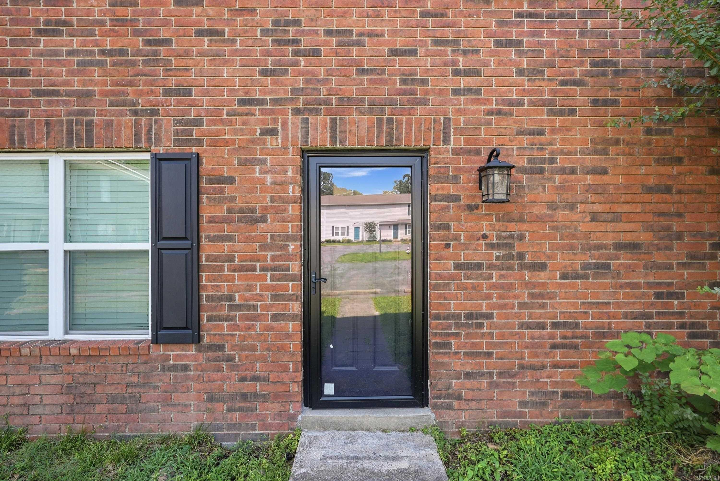 OAKCREST MANOR TWNHMS - Residential