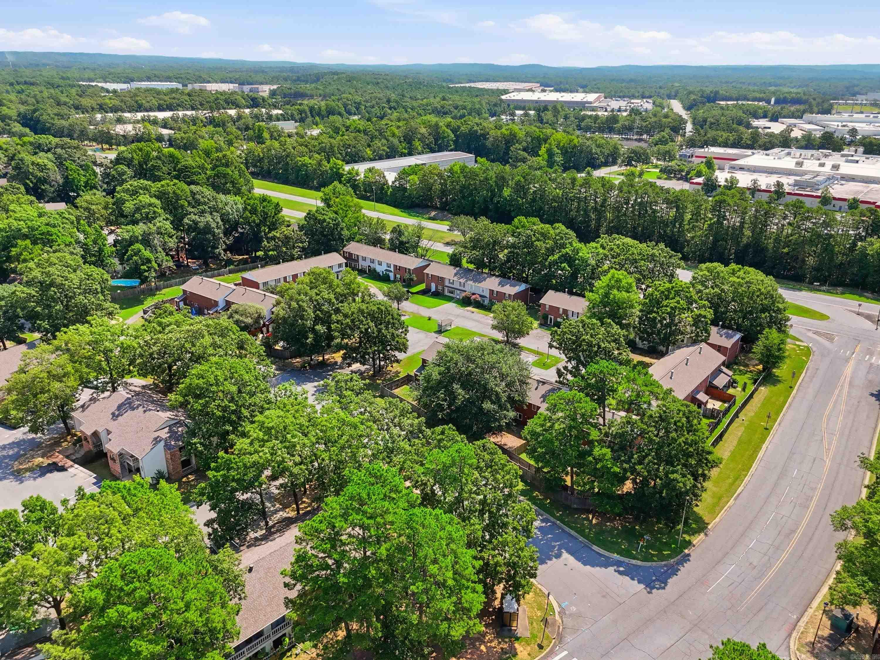 OAKCREST MANOR TWNHMS - Residential