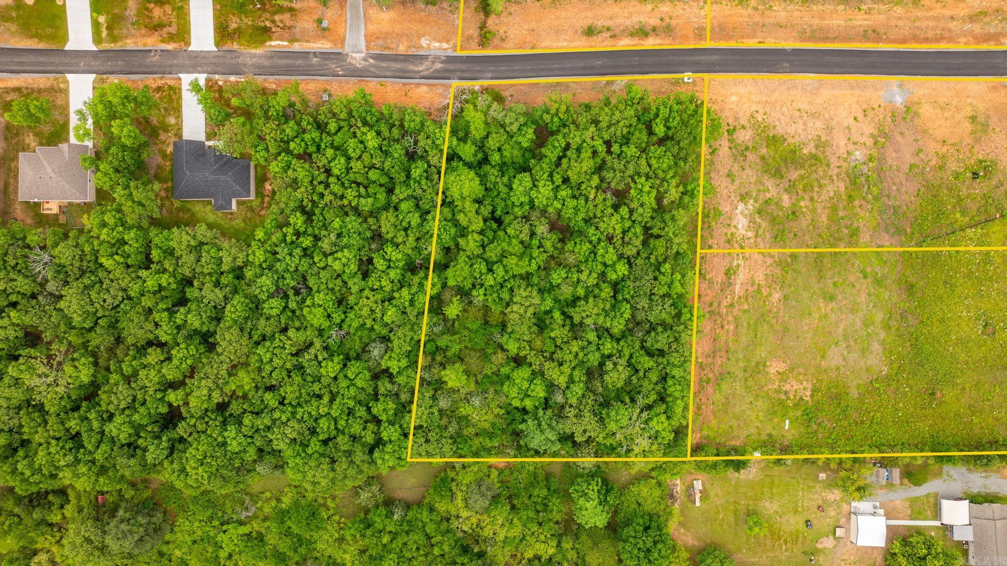 ULES WATSON PLACE - Commercial Sale