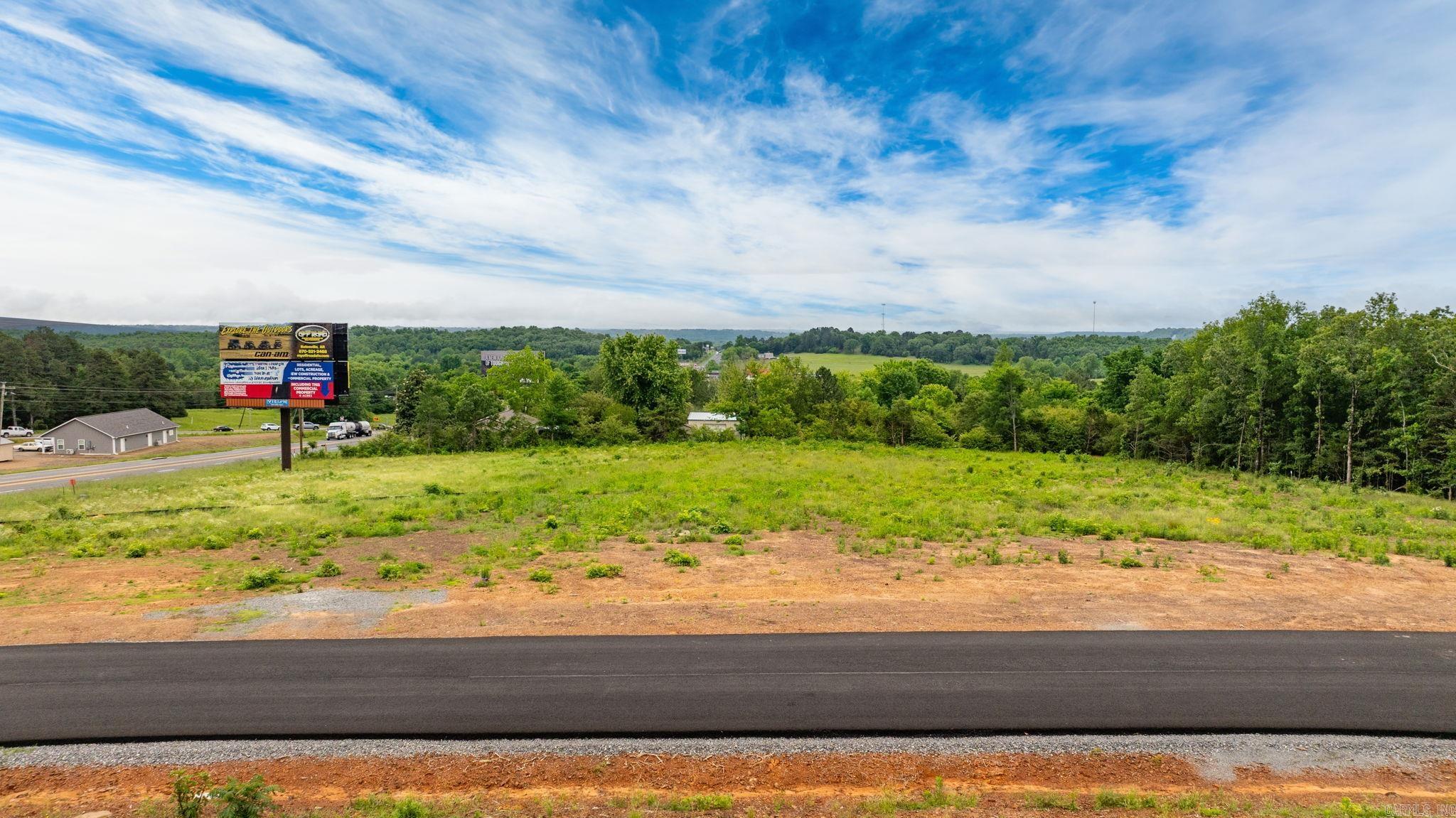 ULES WATSON PLACE - Commercial Sale