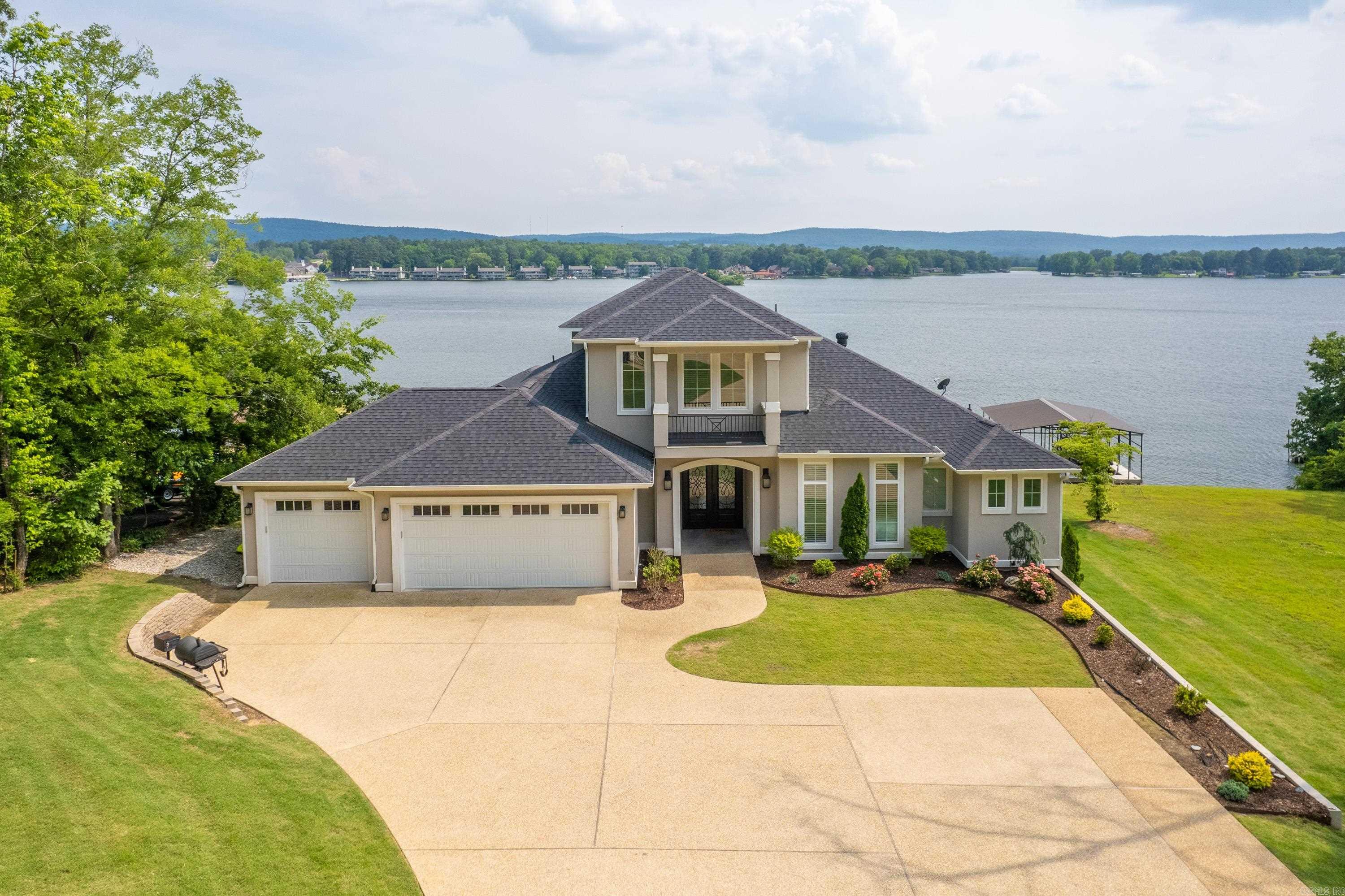LONG POINT - Residential