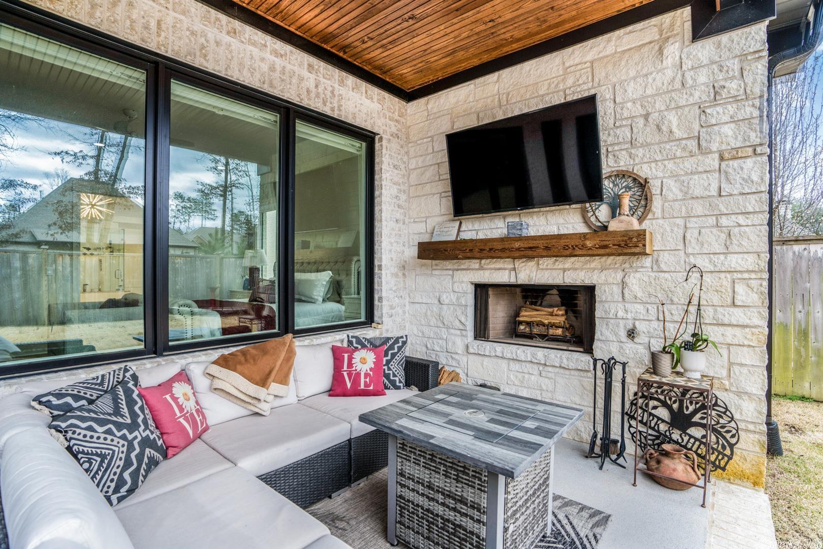 CHENAL VALLEY HALLEN COURT - Residential