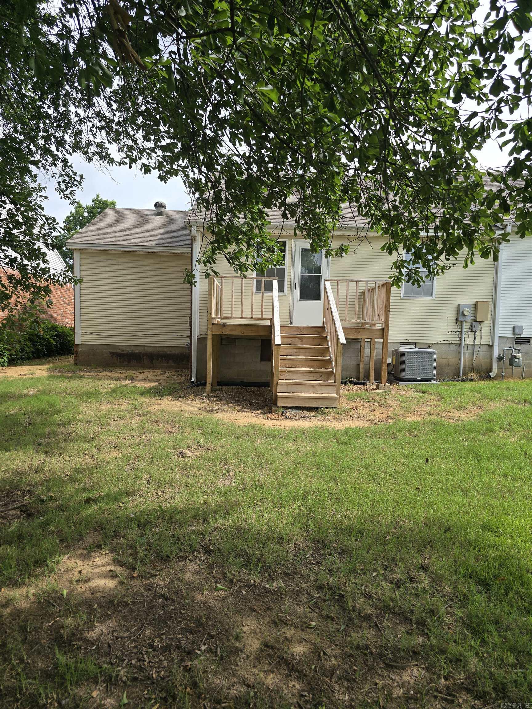 RIVER OAKS COMMONS - Residential