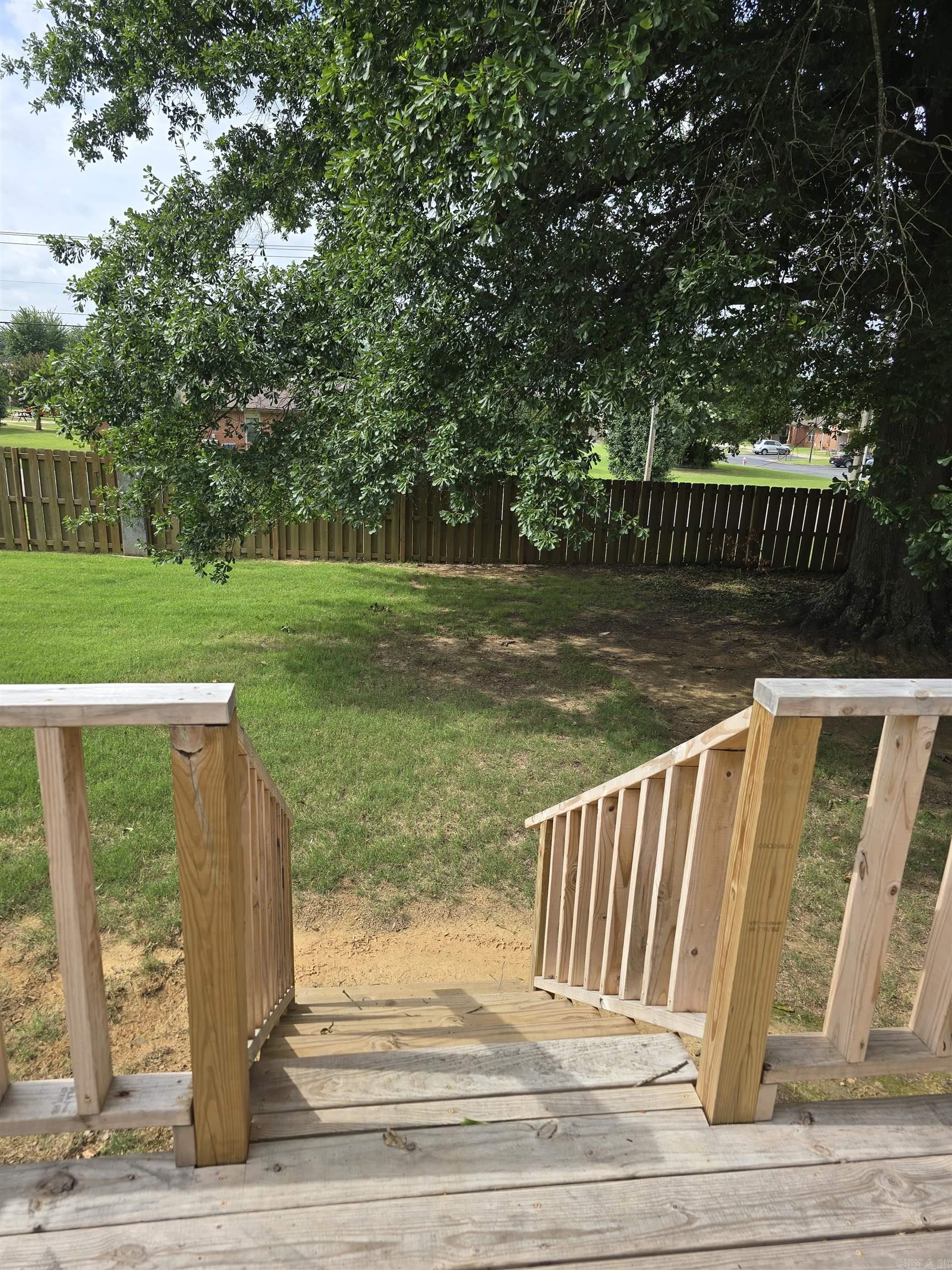 RIVER OAKS COMMONS - Residential