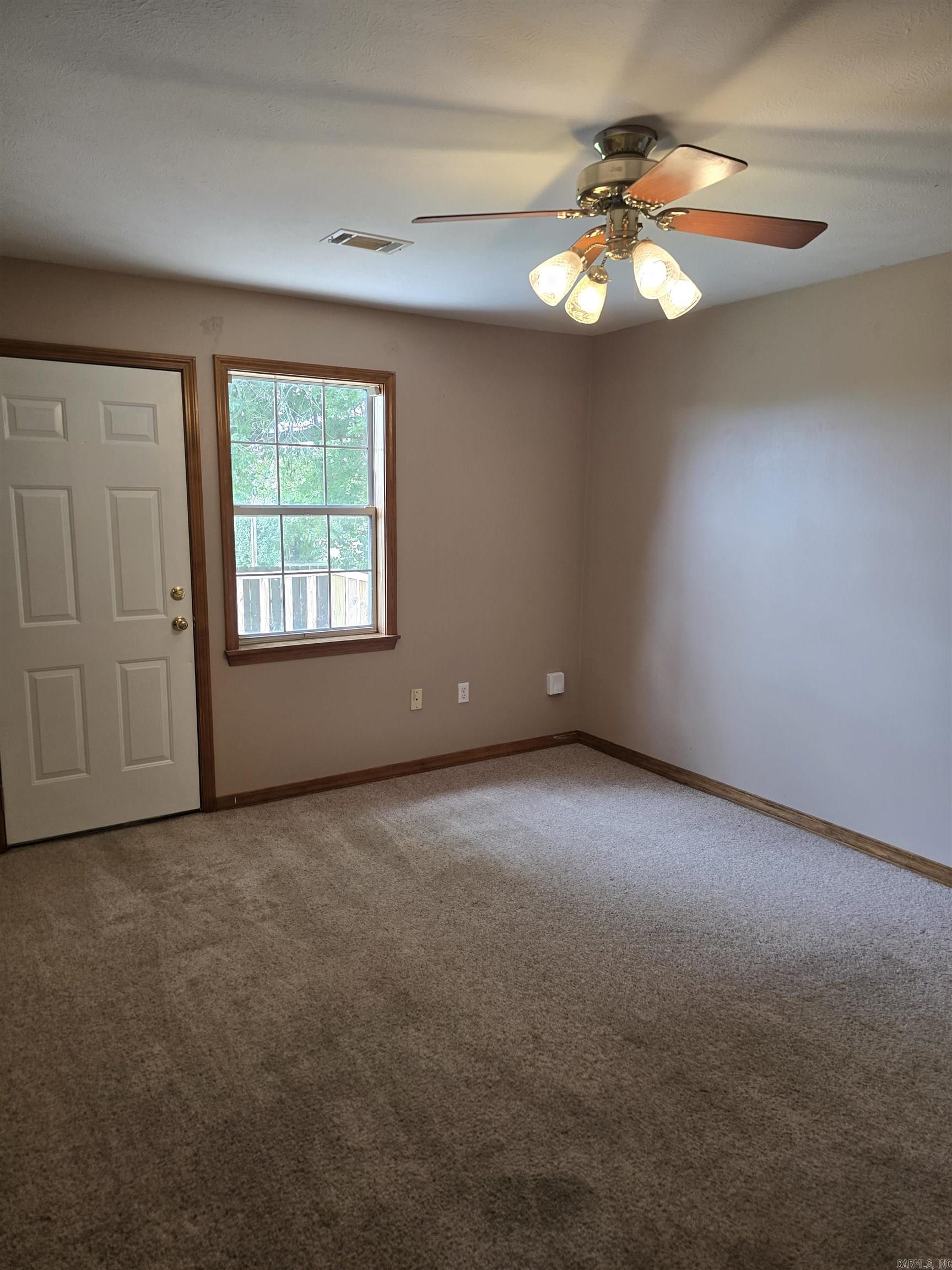 RIVER OAKS COMMONS - Residential
