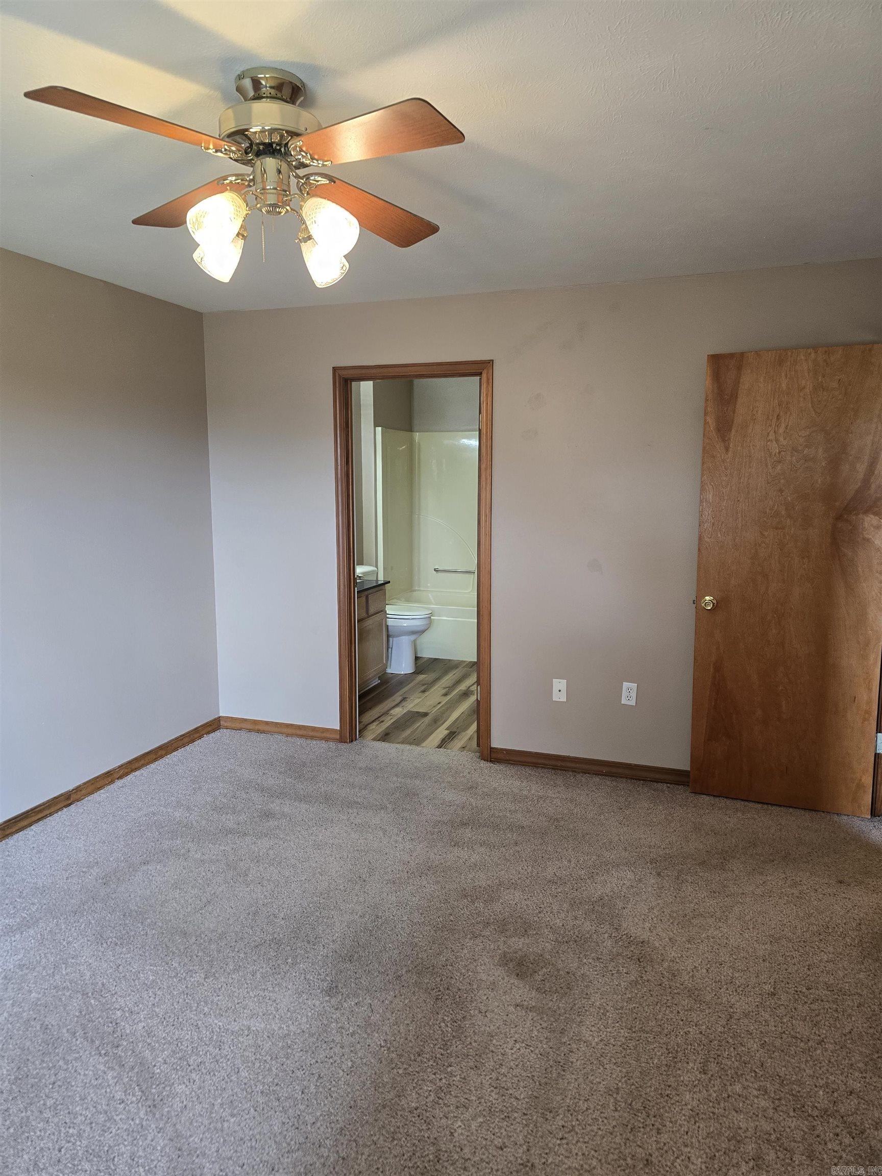 RIVER OAKS COMMONS - Residential