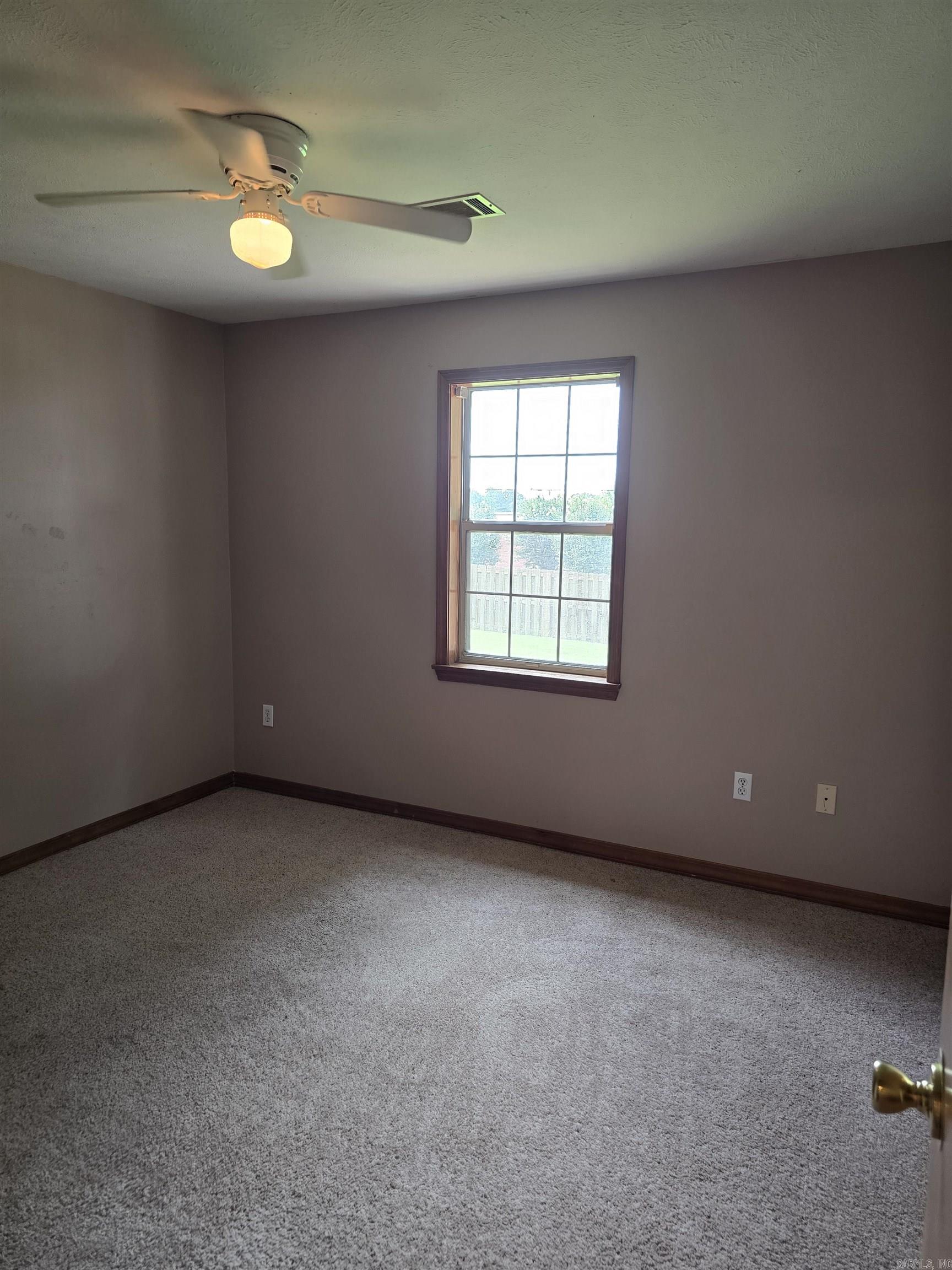 RIVER OAKS COMMONS - Residential