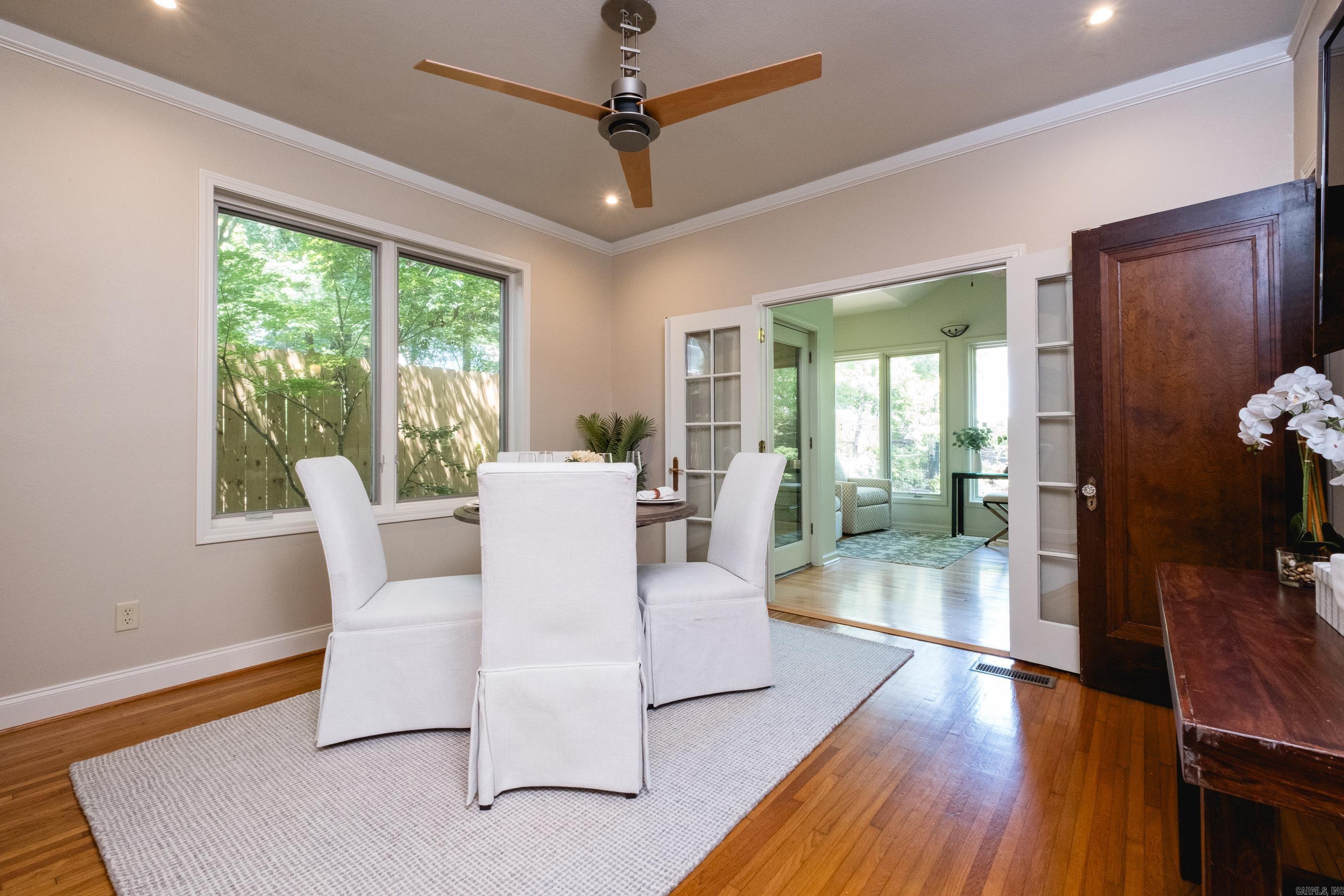 CRYSTAL COURT - Residential