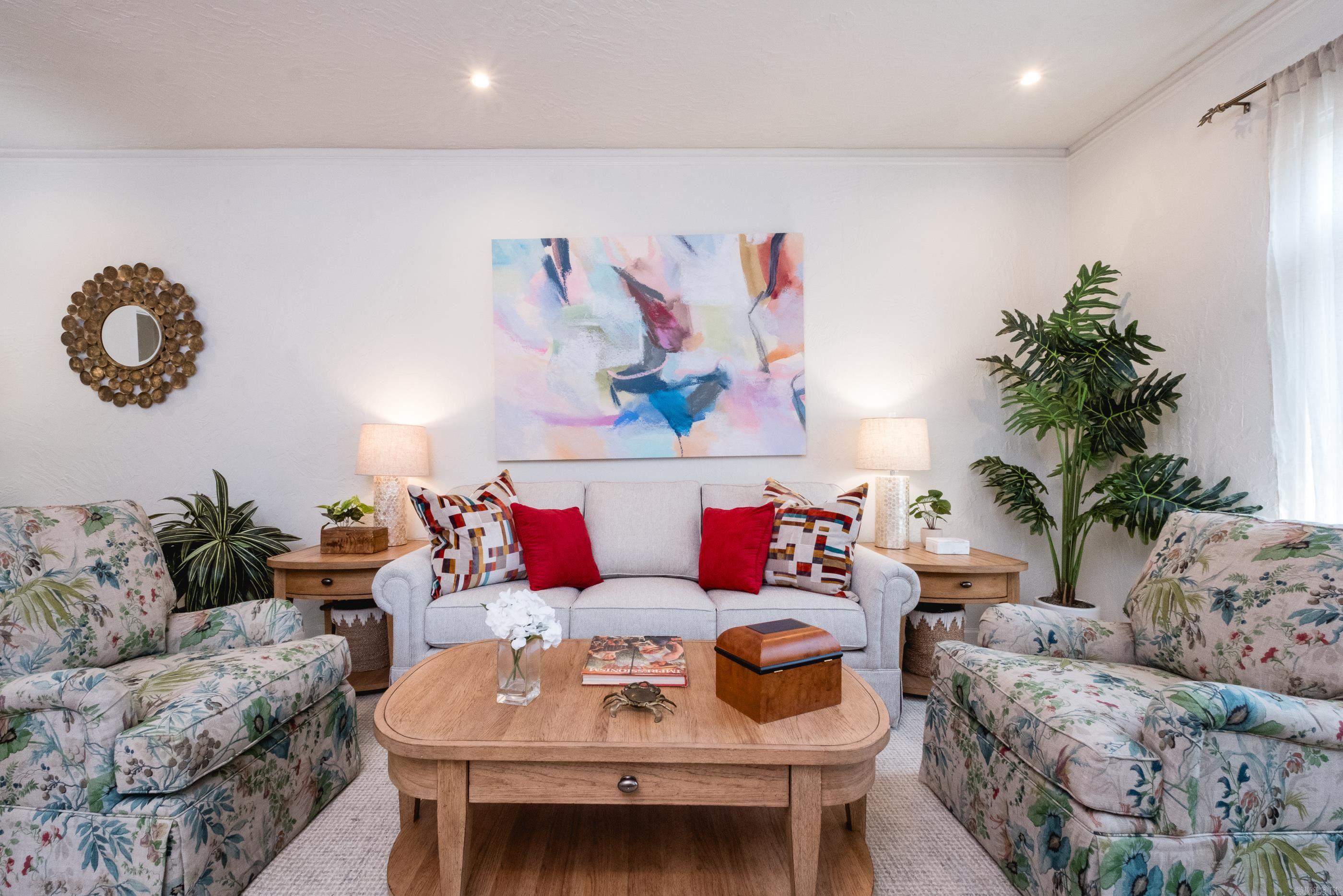 CRYSTAL COURT - Residential