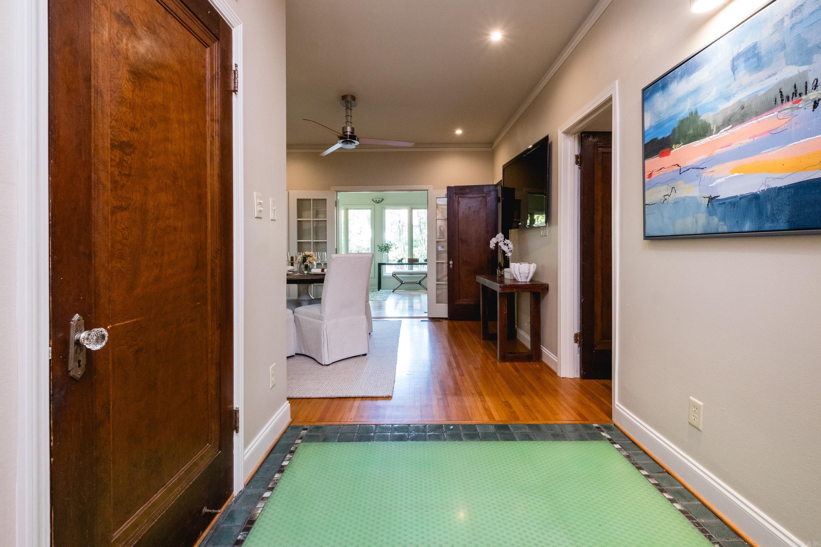 CRYSTAL COURT - Residential