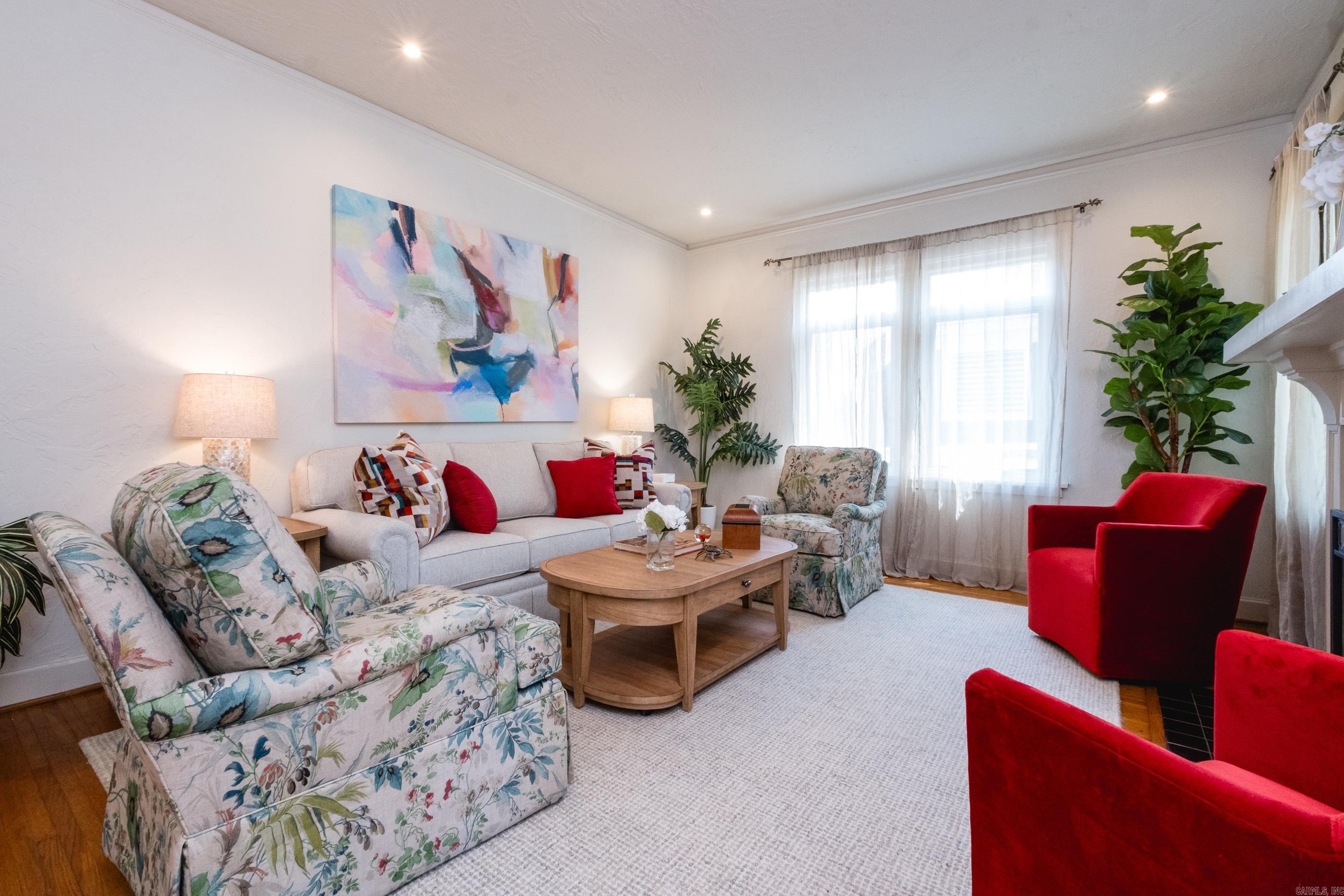 CRYSTAL COURT - Residential