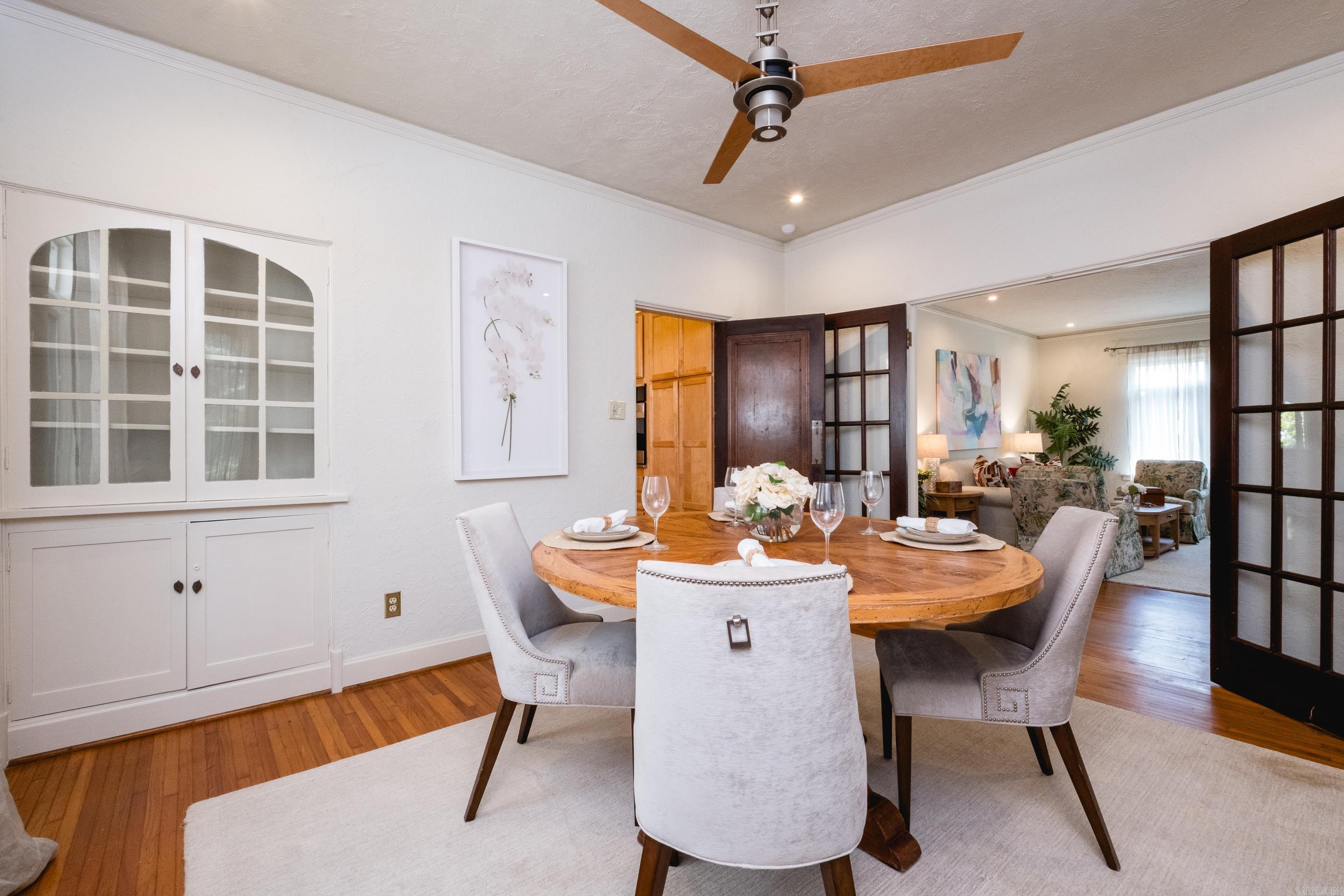 CRYSTAL COURT - Residential