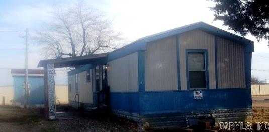 Well maintained mobile home. Gas range, gas heat. Central heat and air. Washer/dryer hookups. Water bill included in rent. Tenant pays all other utilities. No pets. Application required. Fee charged for applicant tenant screening.