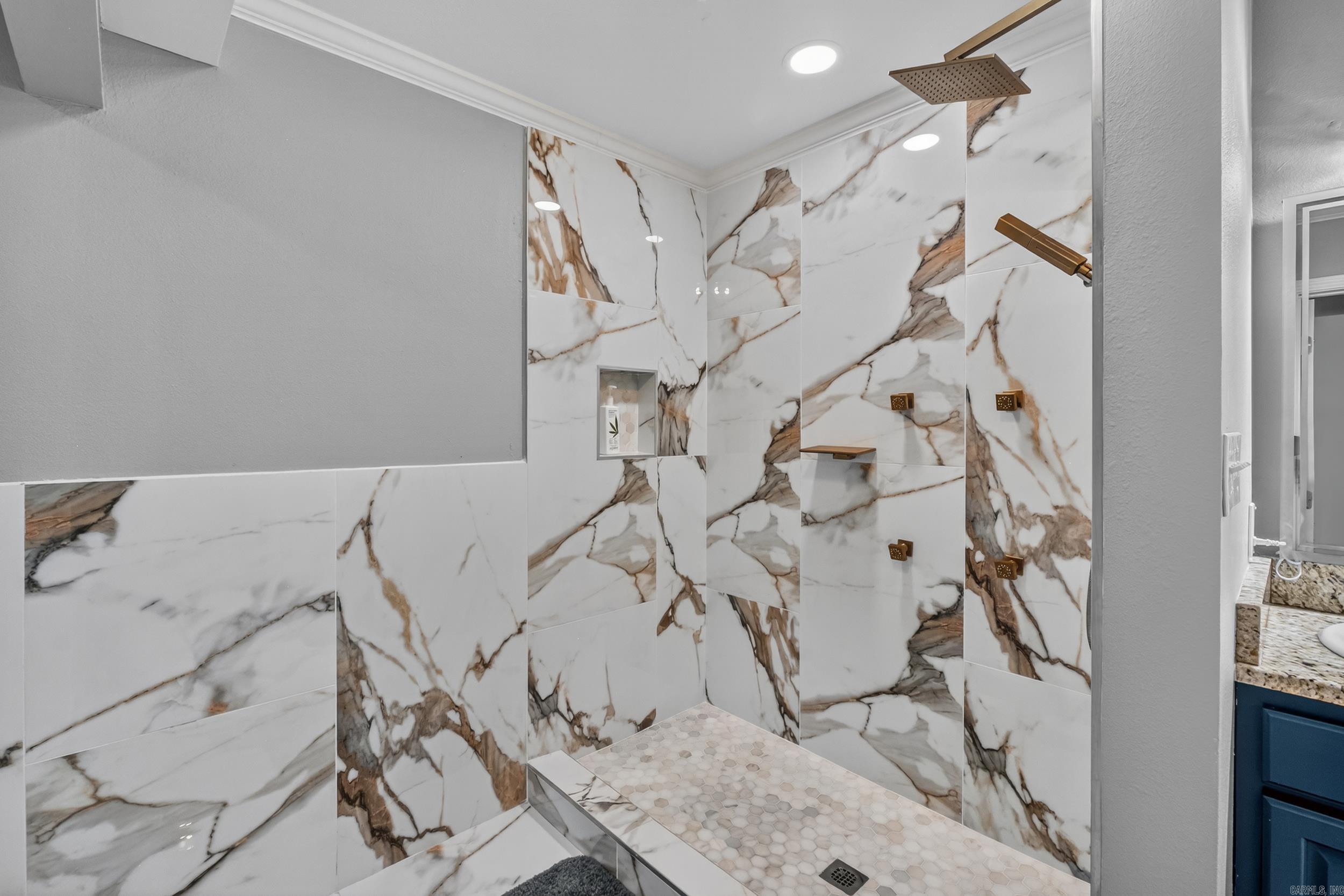 GRAND POINTE VIEW HPR - Residential