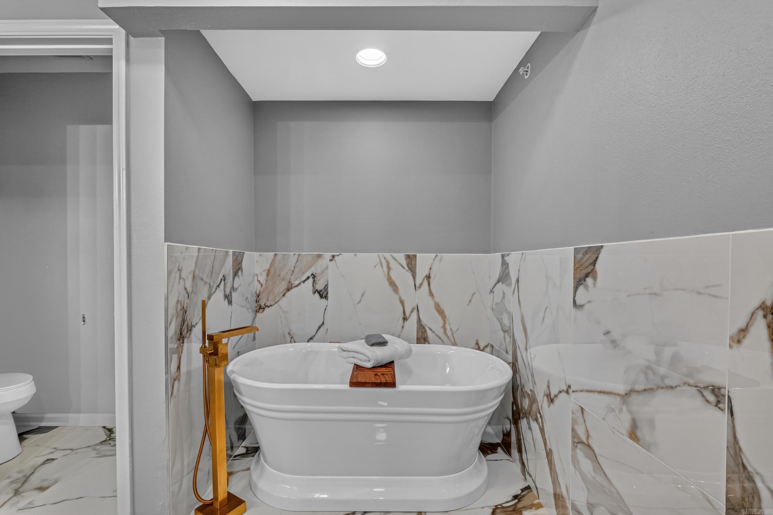 GRAND POINTE VIEW HPR - Residential