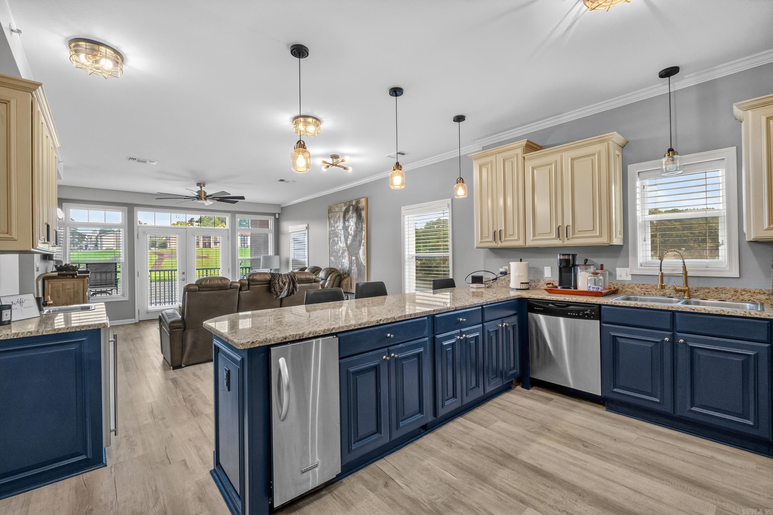 GRAND POINTE VIEW HPR - Residential