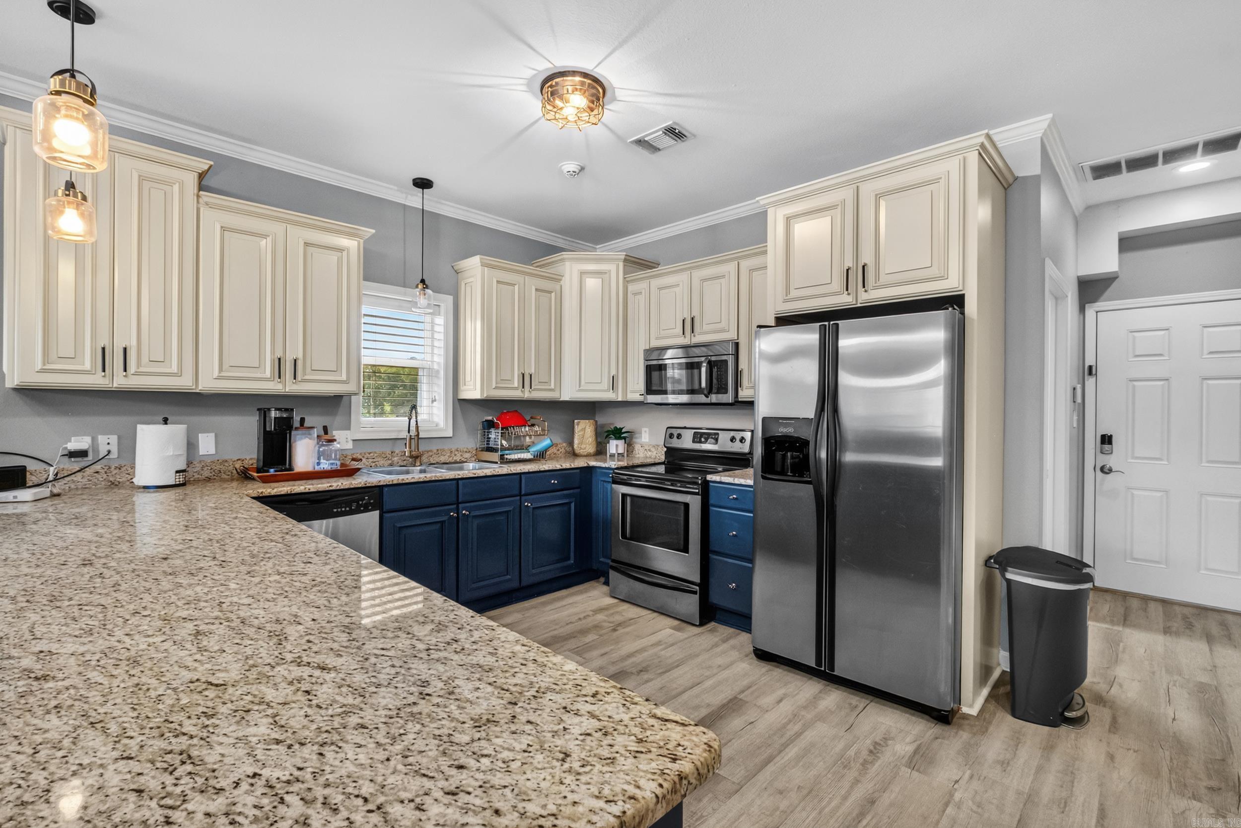 GRAND POINTE VIEW HPR - Residential