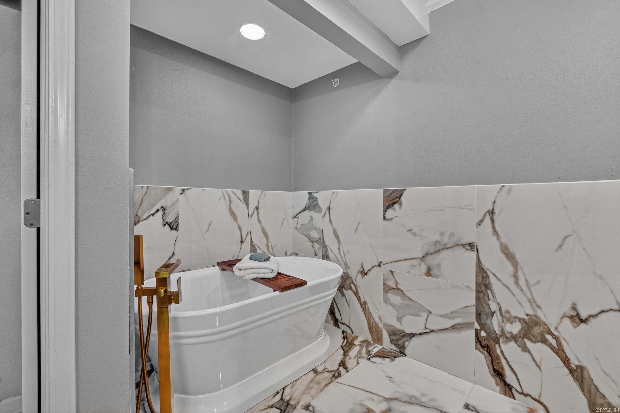 GRAND POINTE VIEW HPR - Residential