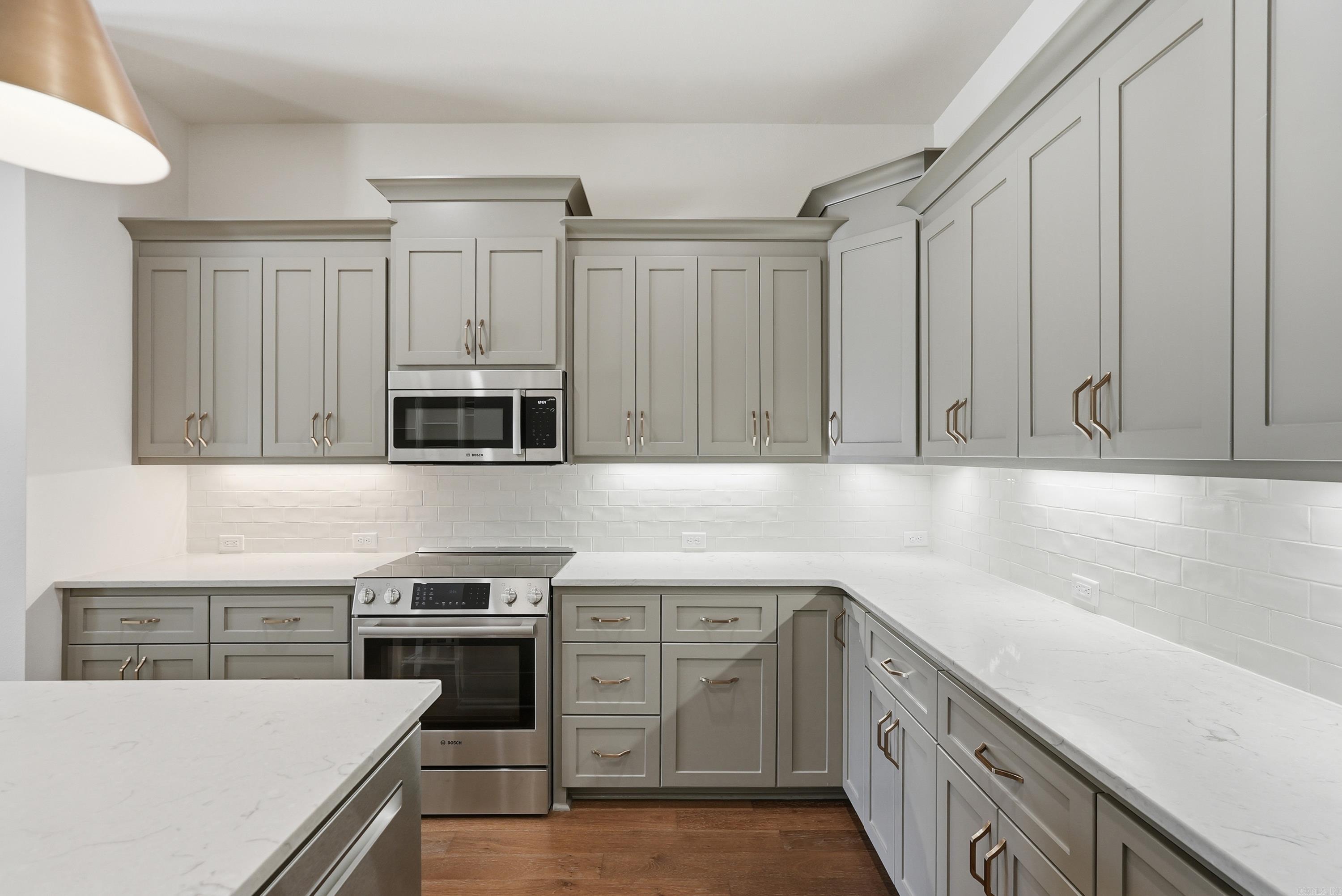 WOODLAND SPRINGS - Residential