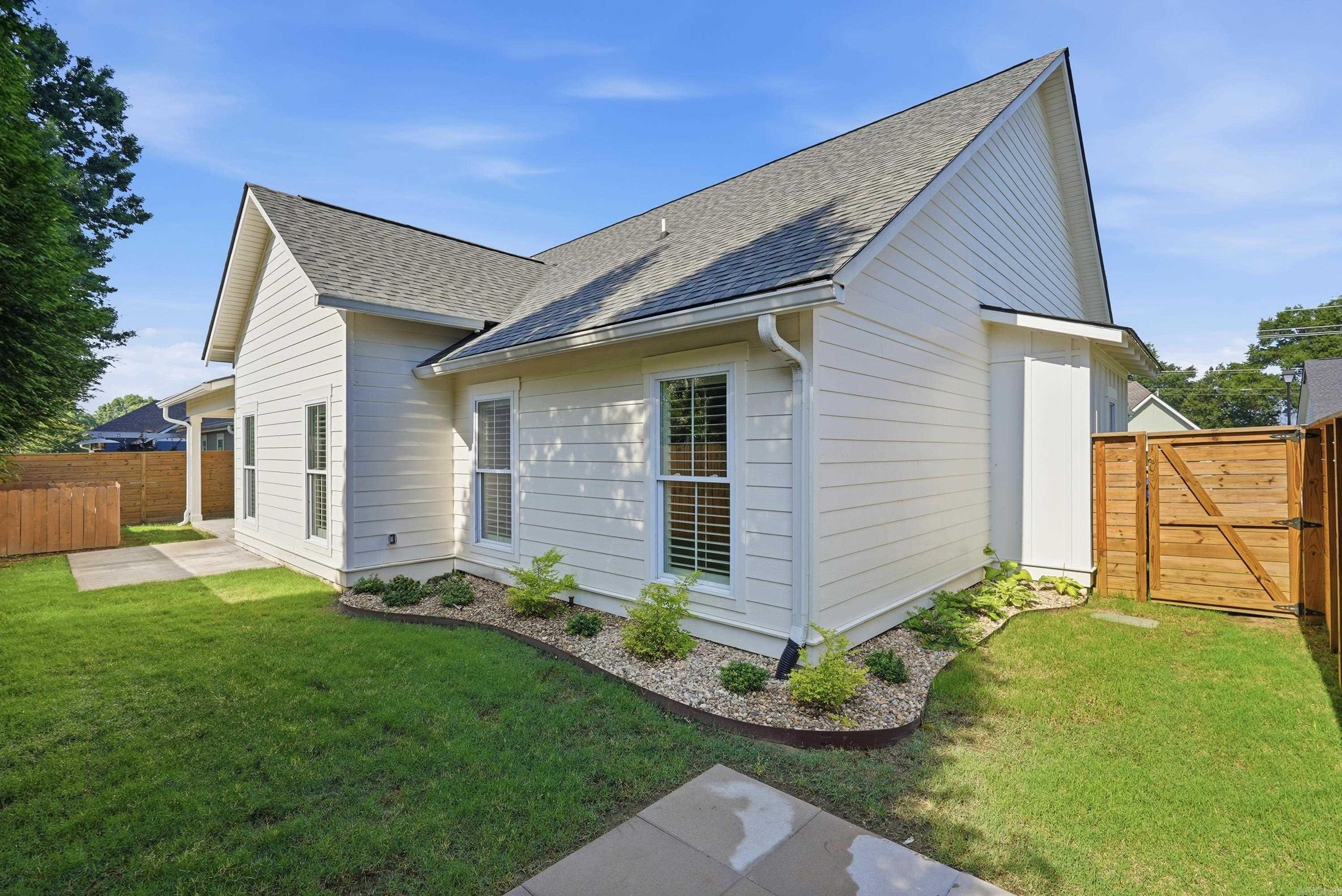 WOODLAND SPRINGS - Residential