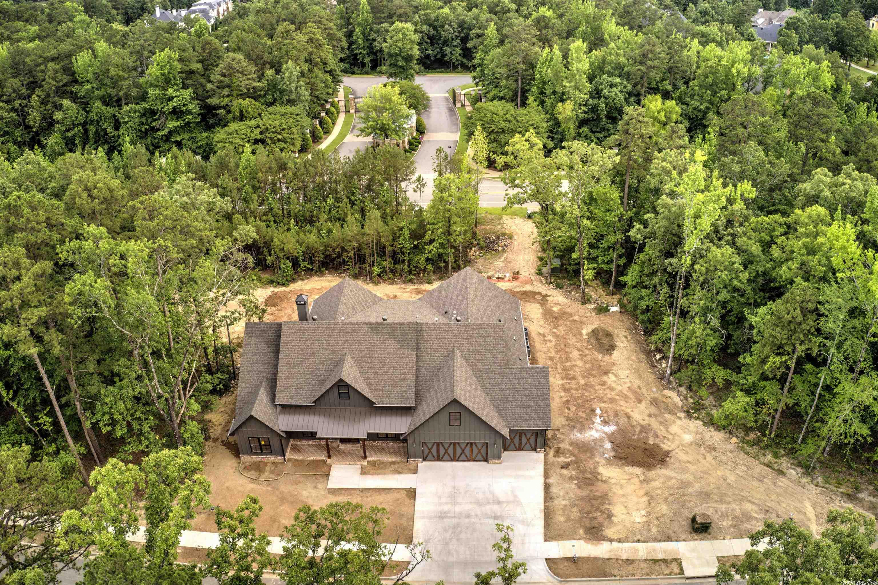 BEAR'S DEN - Residential