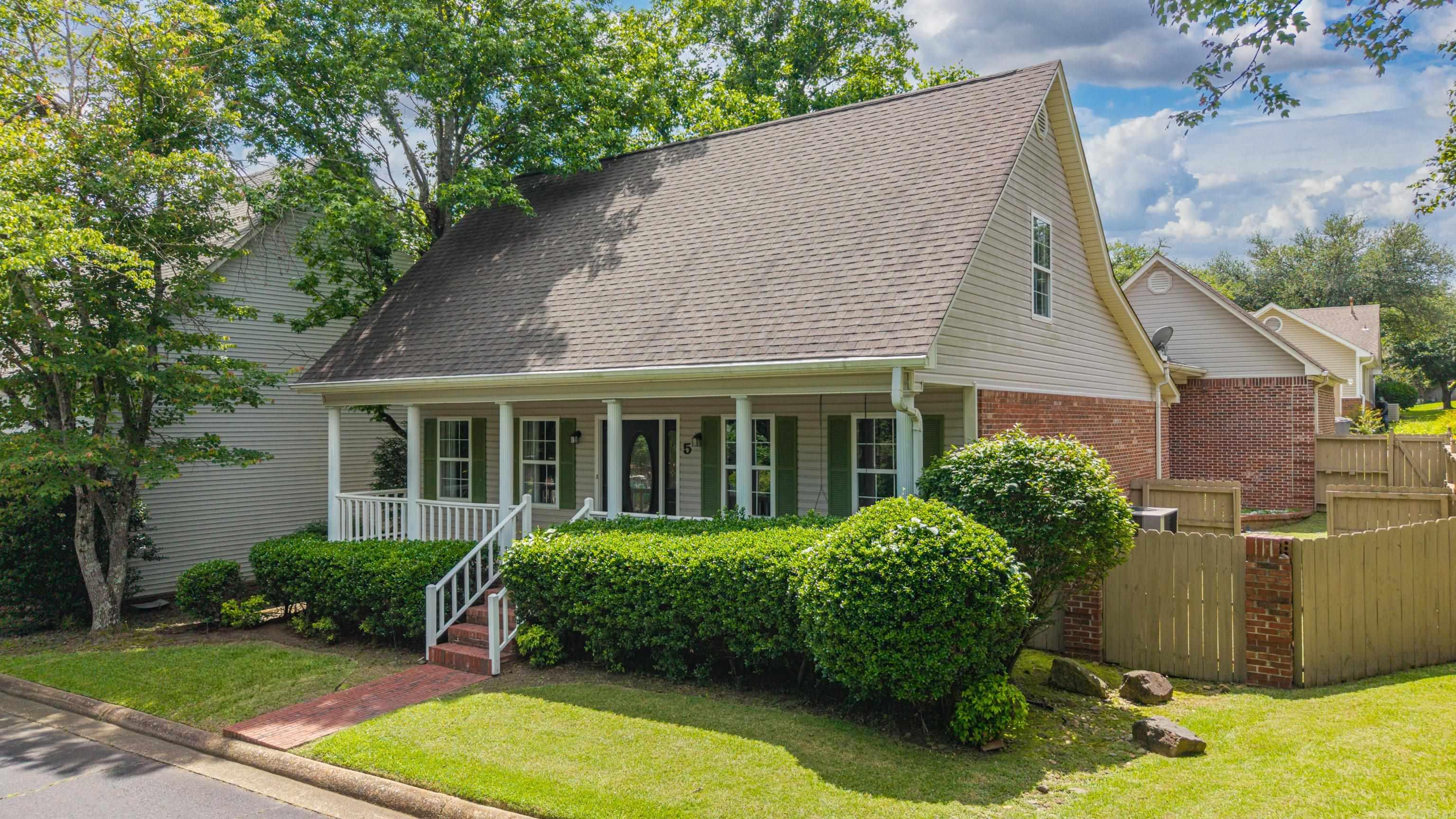 TOWNSQUARE - Residential