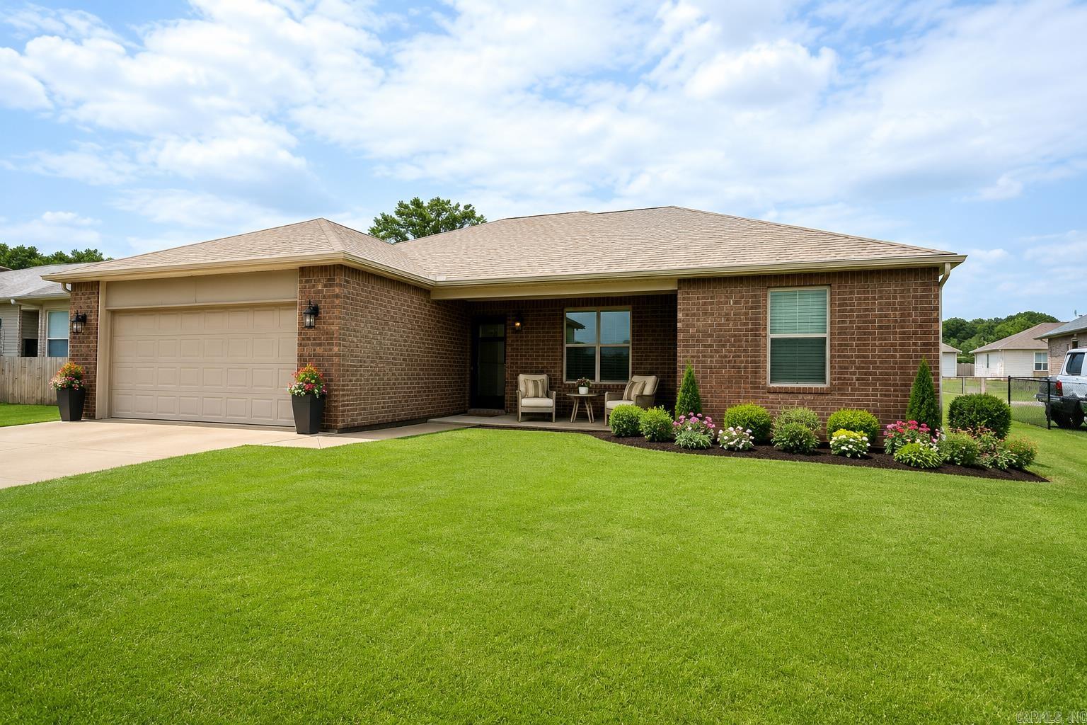 SUMMERBROOKE - Residential