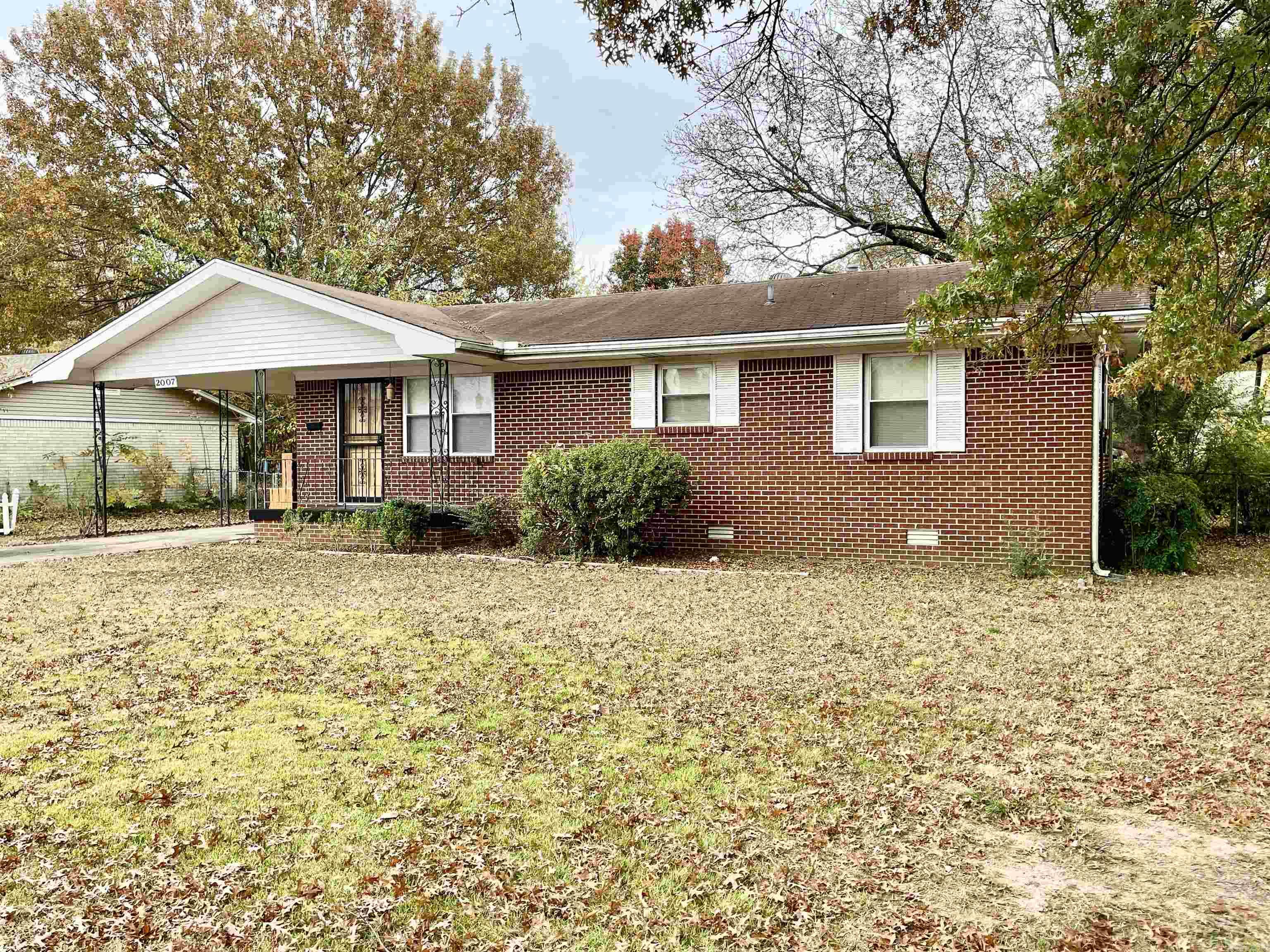 Locaion, Location, Location!!  Near the colleges!!  Perfect for your home or investing for a rental!  3 Bedrooms 1 bath.  Large Living Room.  Kitchen/Dining room off the carport.  Washer, Dryer, and Refrigerator conveys to the buyer!!  There are 4 ceiling fans!  Large backyard with a 12' X 14 ' storage or workshop.  Also there is another storage/workshop at the end of the carport!  Concrete Storm Celler just outside the back door!! Utilities are with Conway Corp!!! Tons of possibilities with this one.