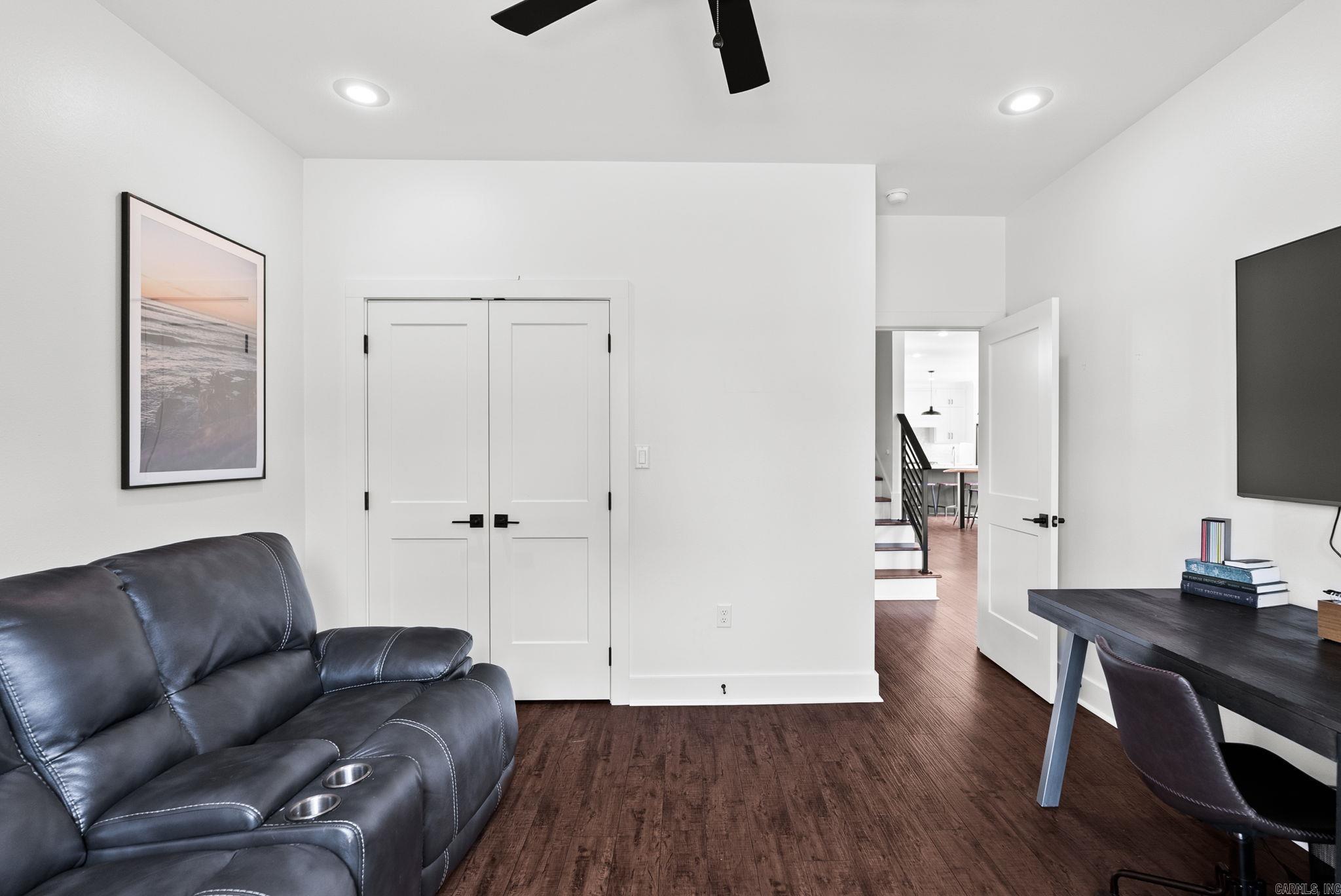 MIDTOWN BRYANT - Residential