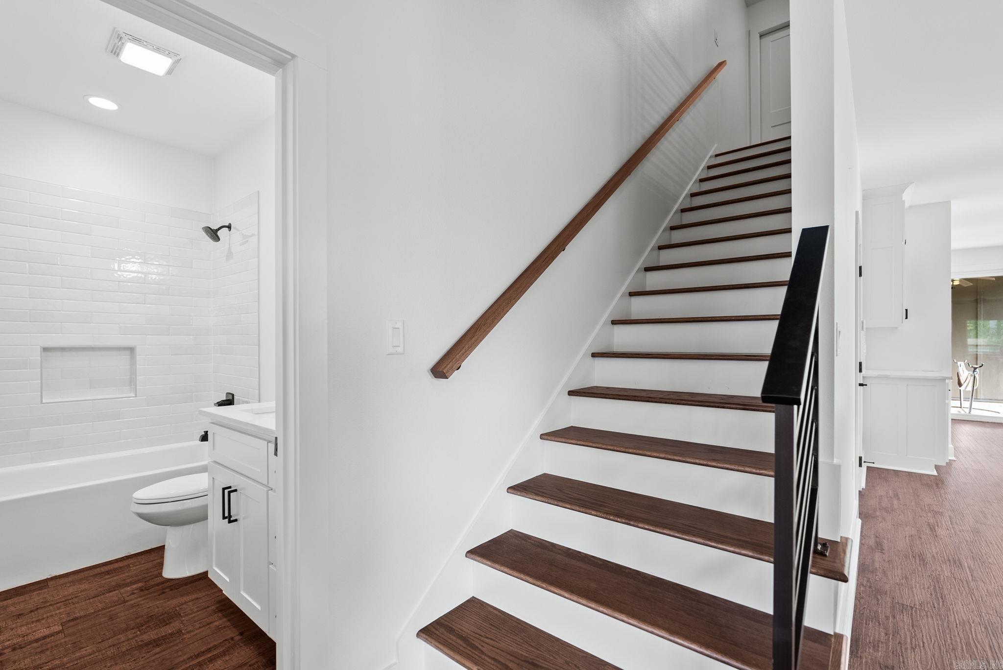 MIDTOWN BRYANT - Residential