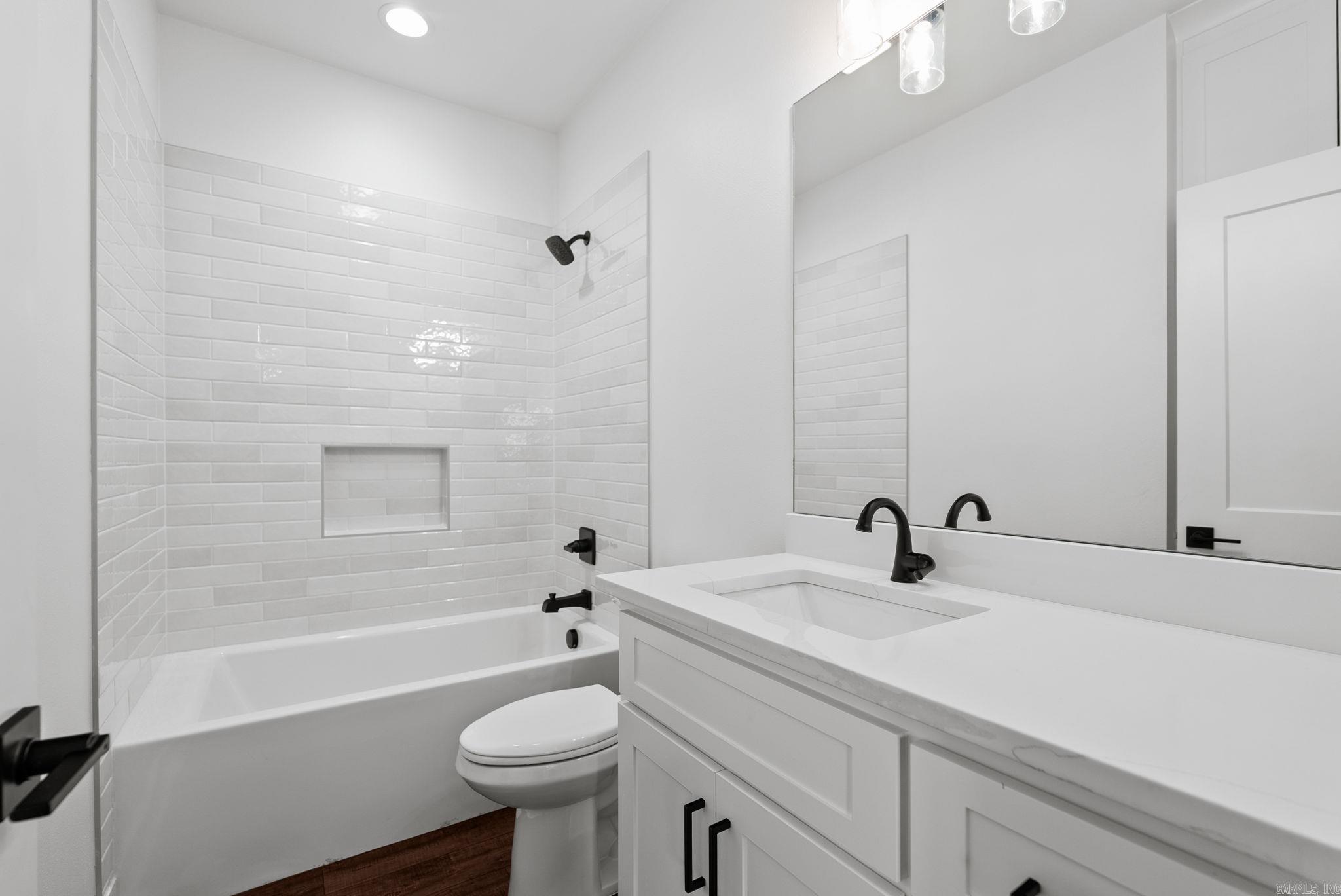 MIDTOWN BRYANT - Residential