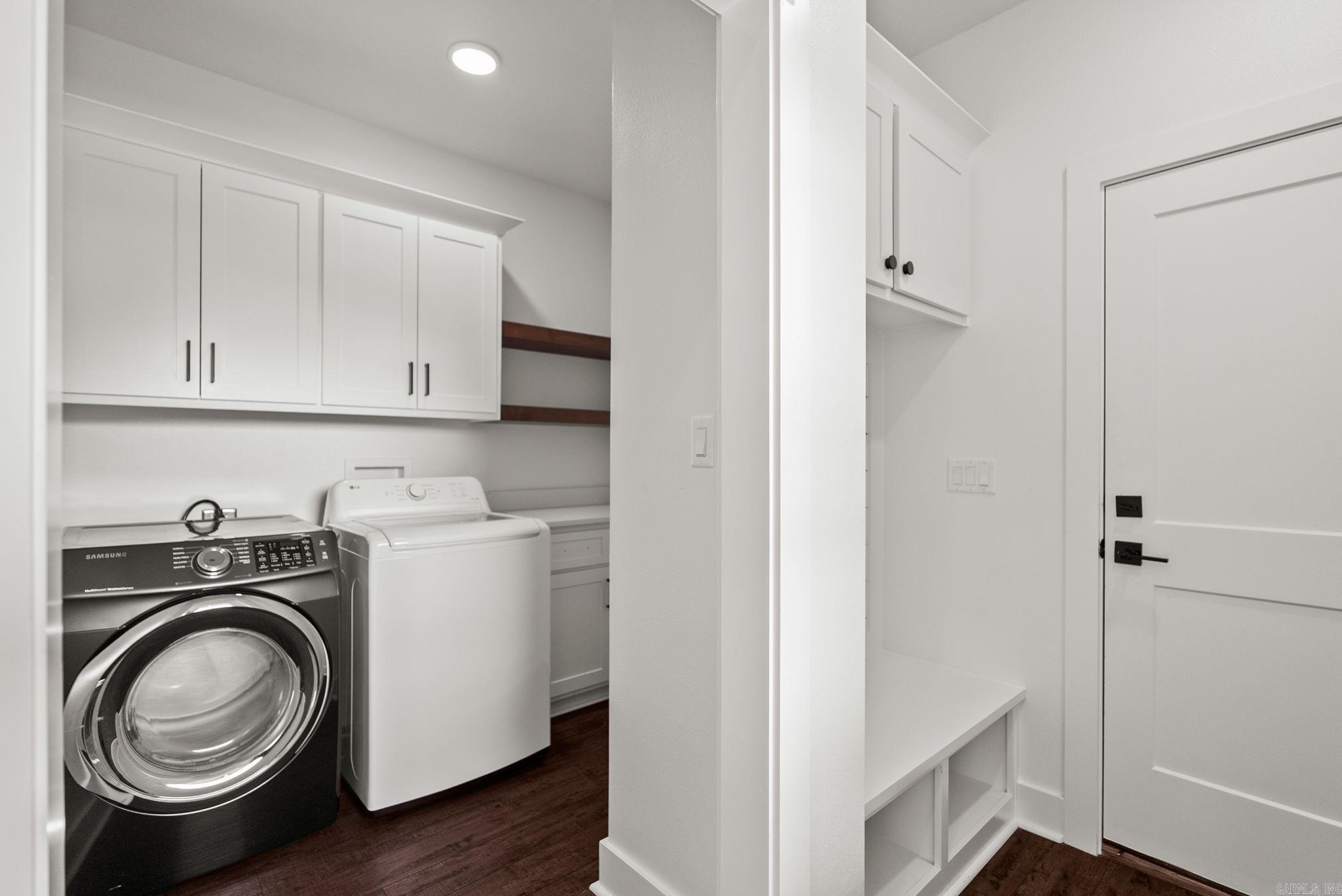 MIDTOWN BRYANT - Residential
