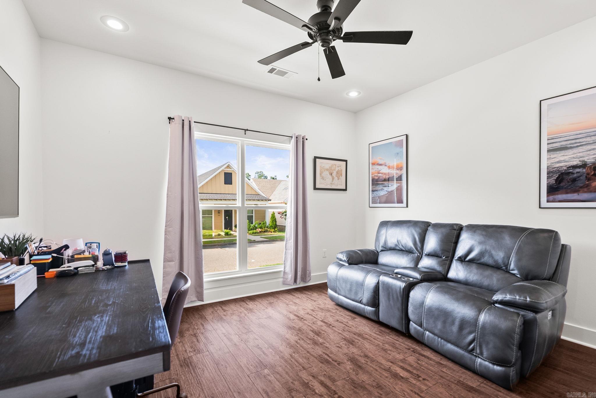 MIDTOWN BRYANT - Residential