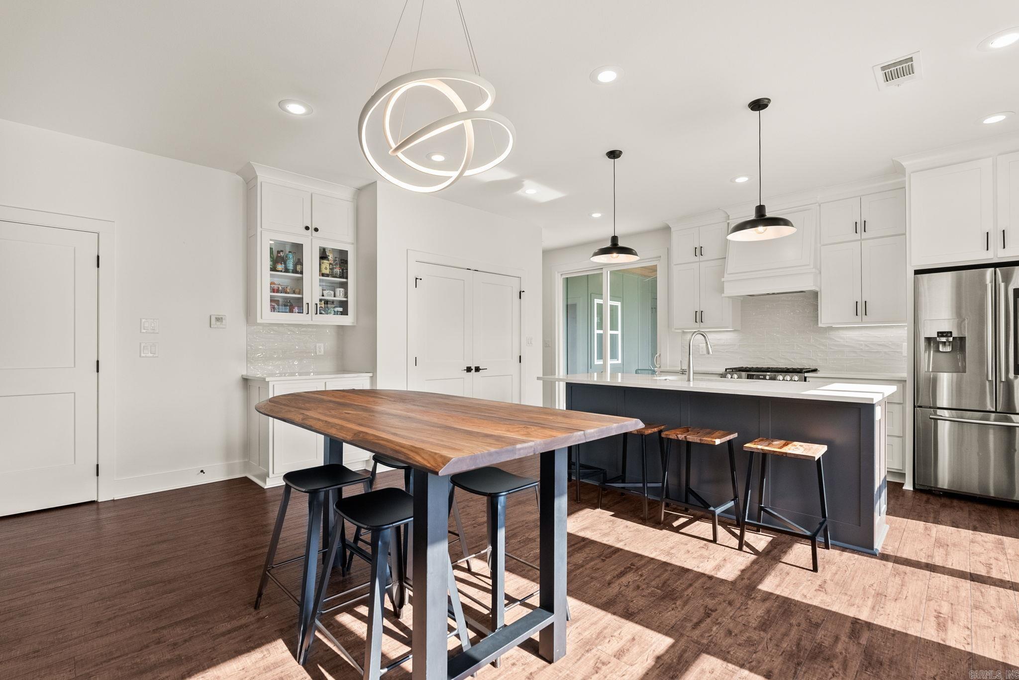 MIDTOWN BRYANT - Residential