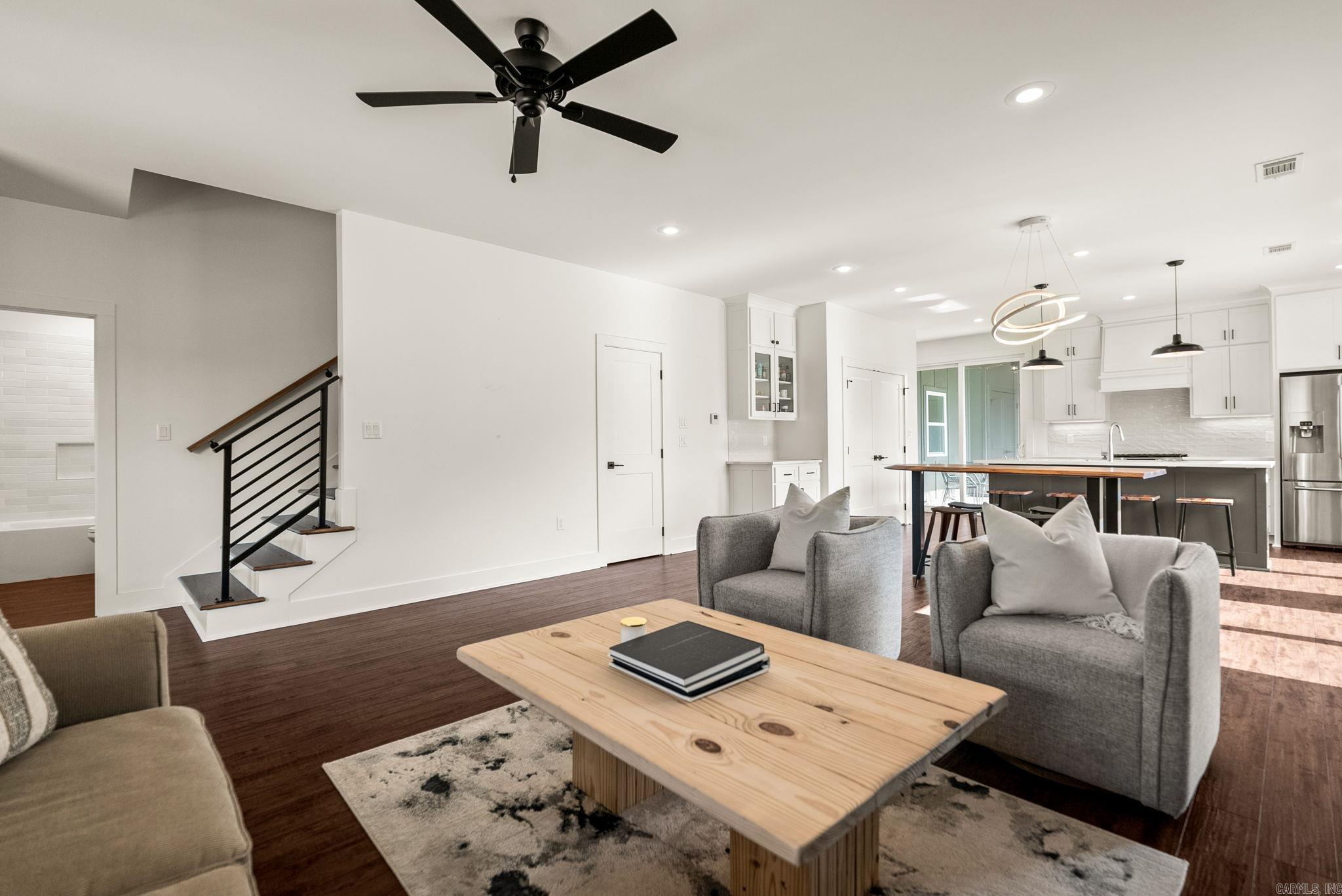 MIDTOWN BRYANT - Residential