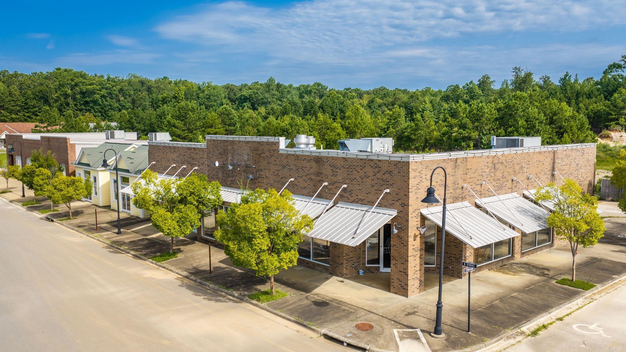 MIDTOWN BRYANT - Residential