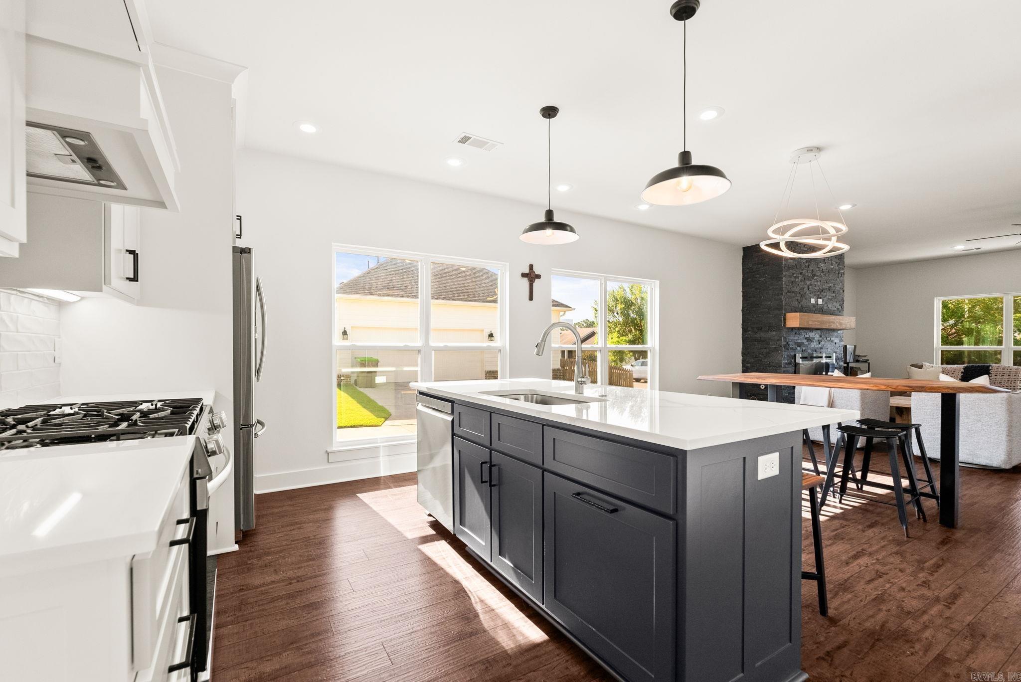 MIDTOWN BRYANT - Residential