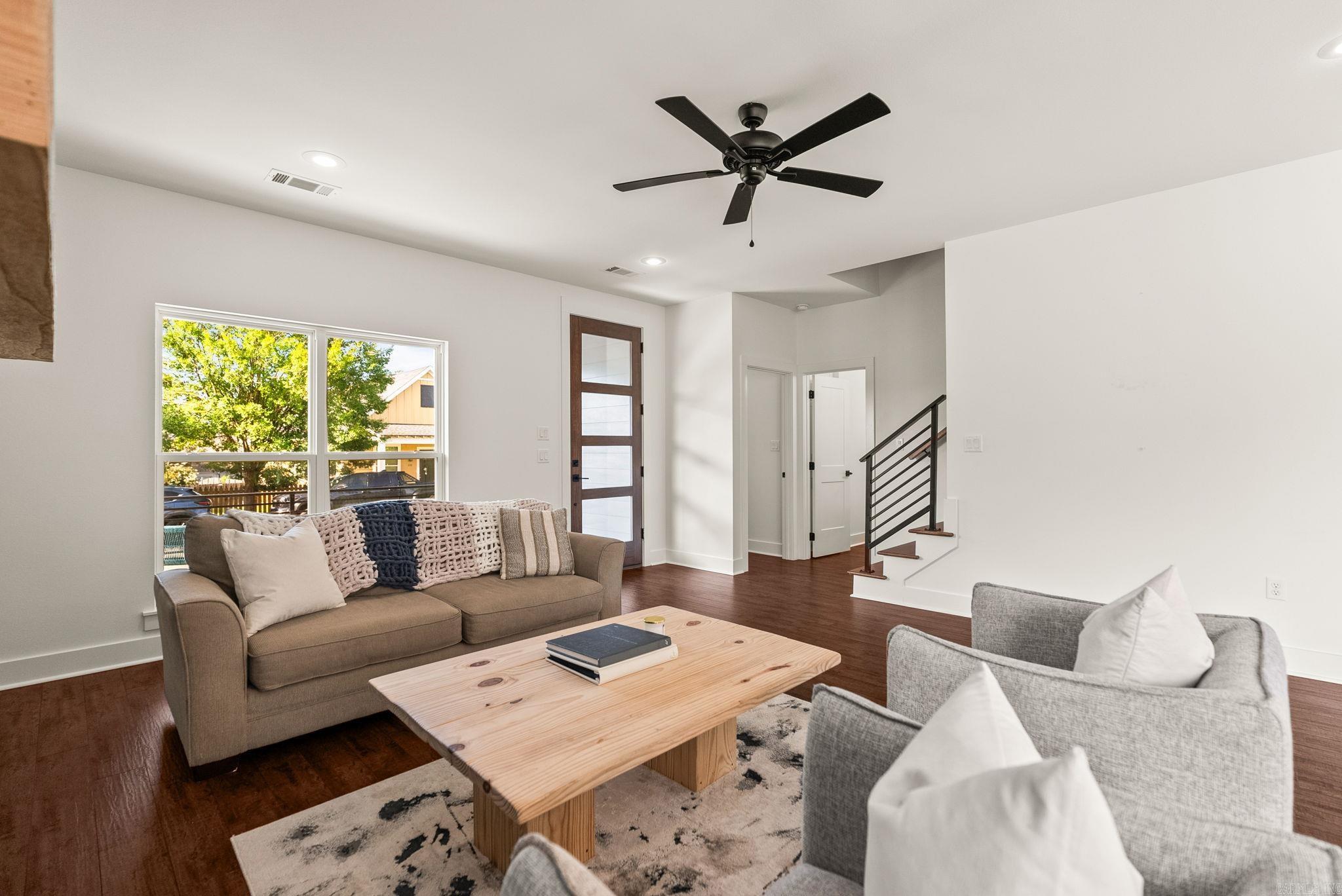 MIDTOWN BRYANT - Residential
