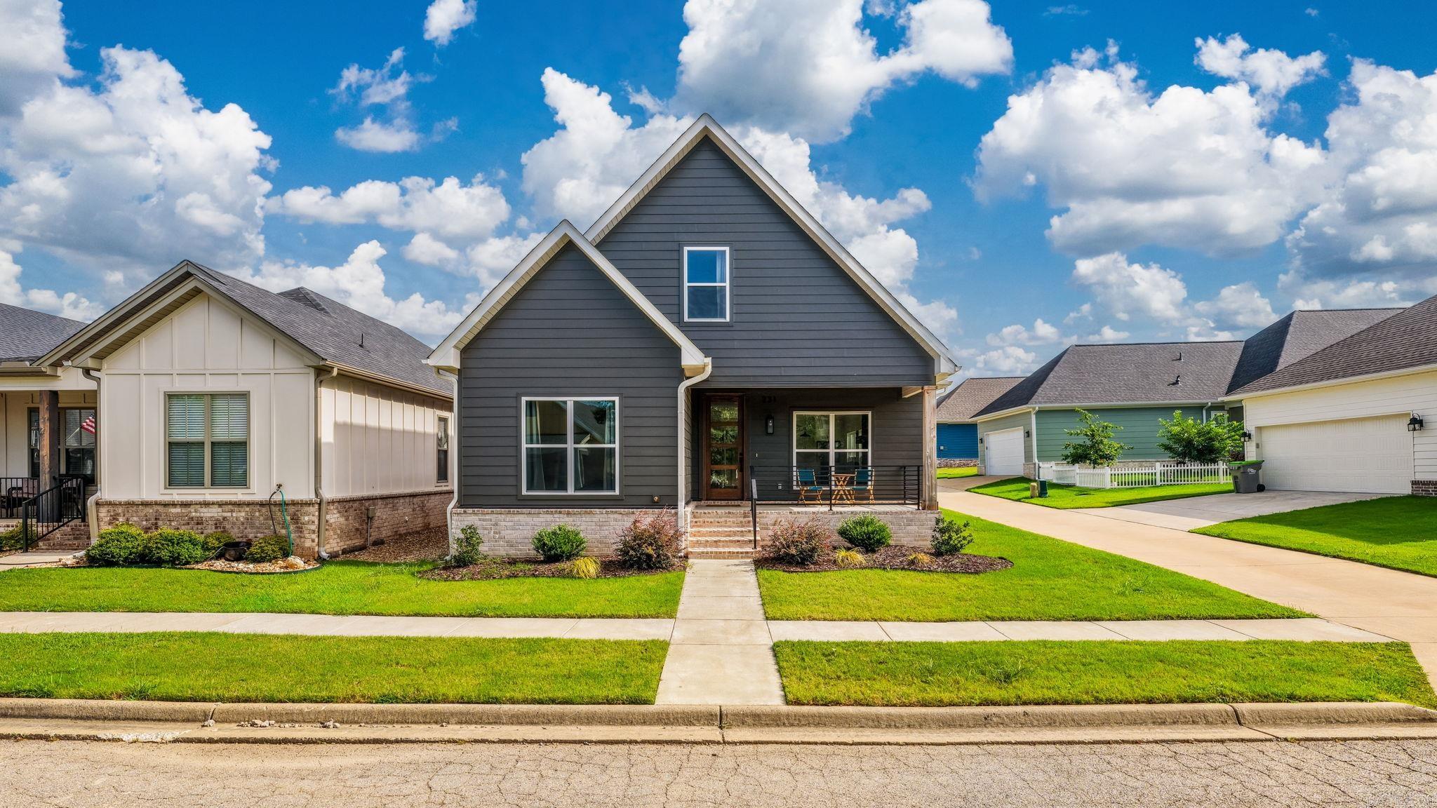 MIDTOWN BRYANT - Residential