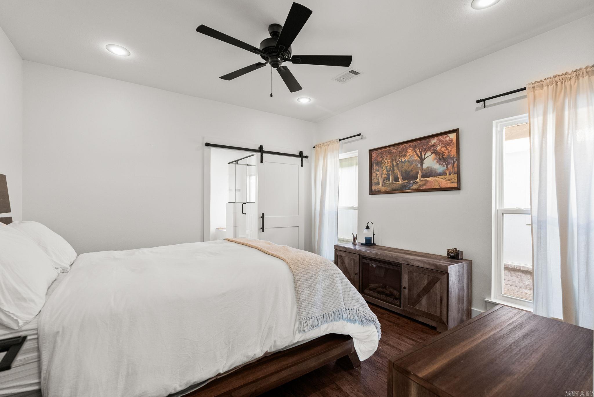 MIDTOWN BRYANT - Residential