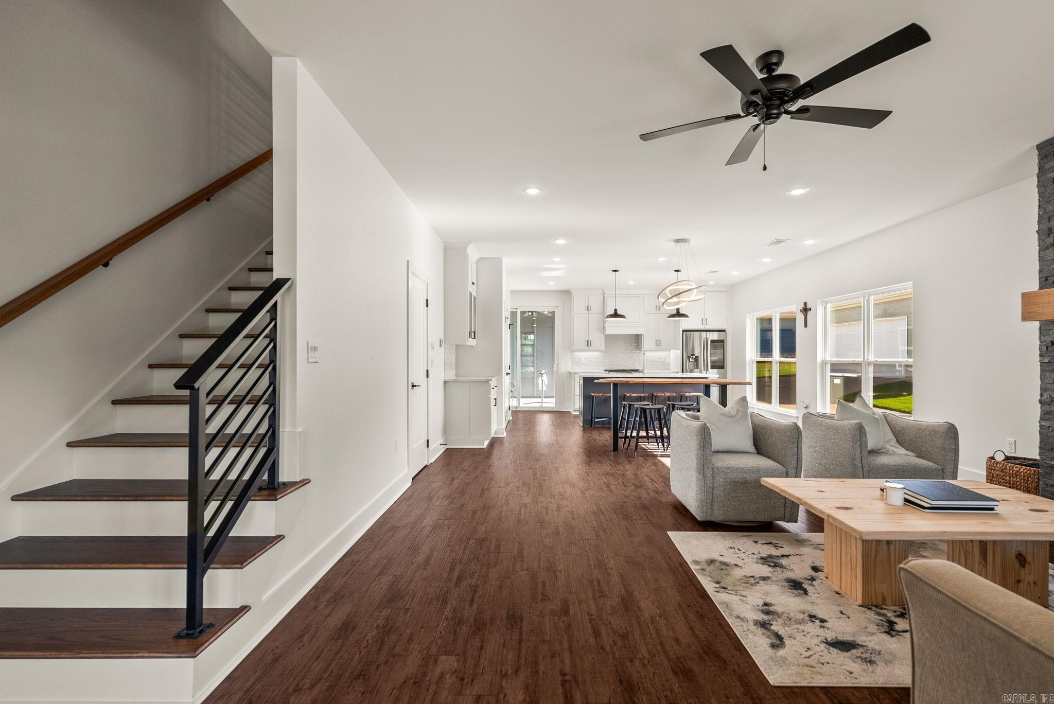 MIDTOWN BRYANT - Residential
