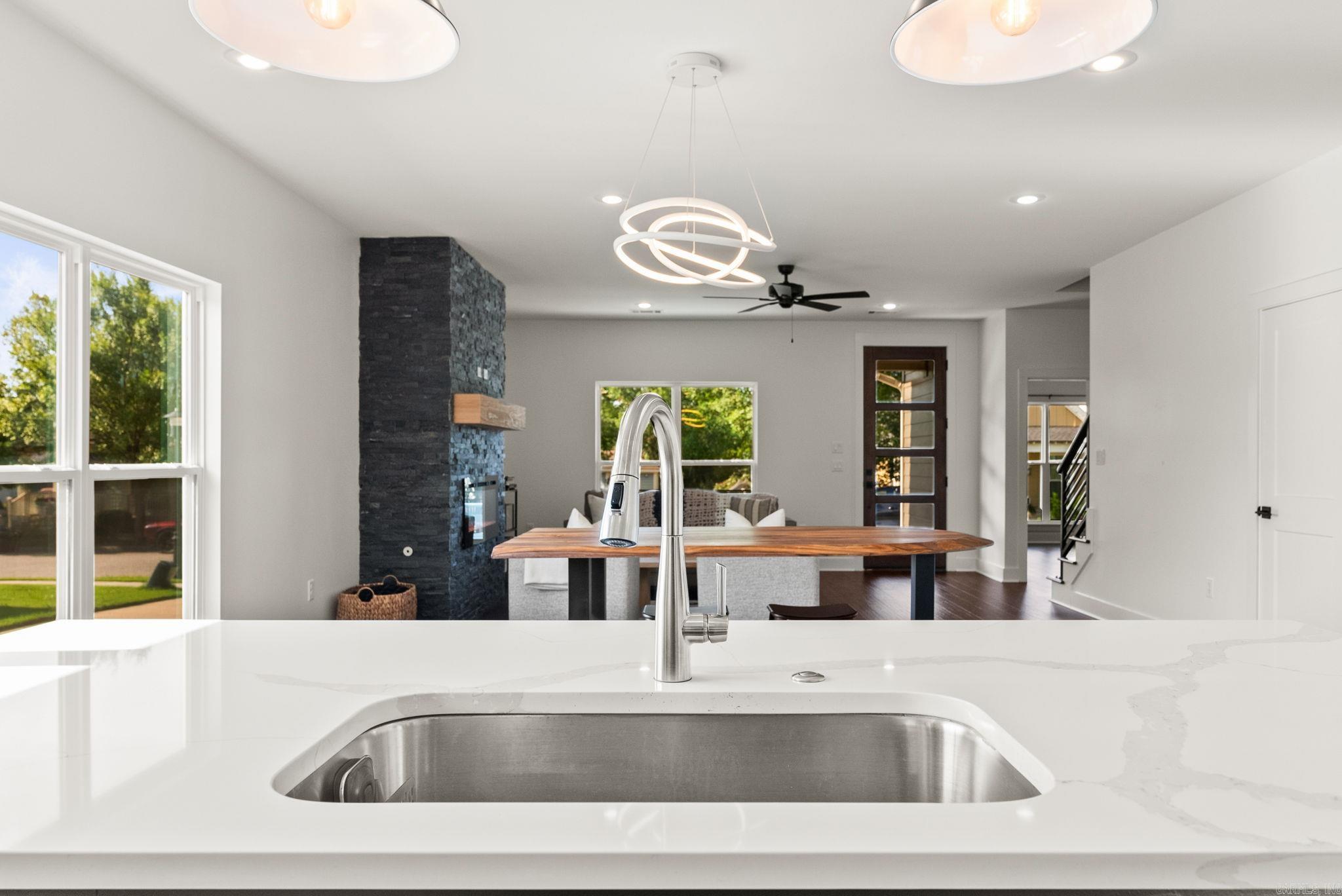 MIDTOWN BRYANT - Residential