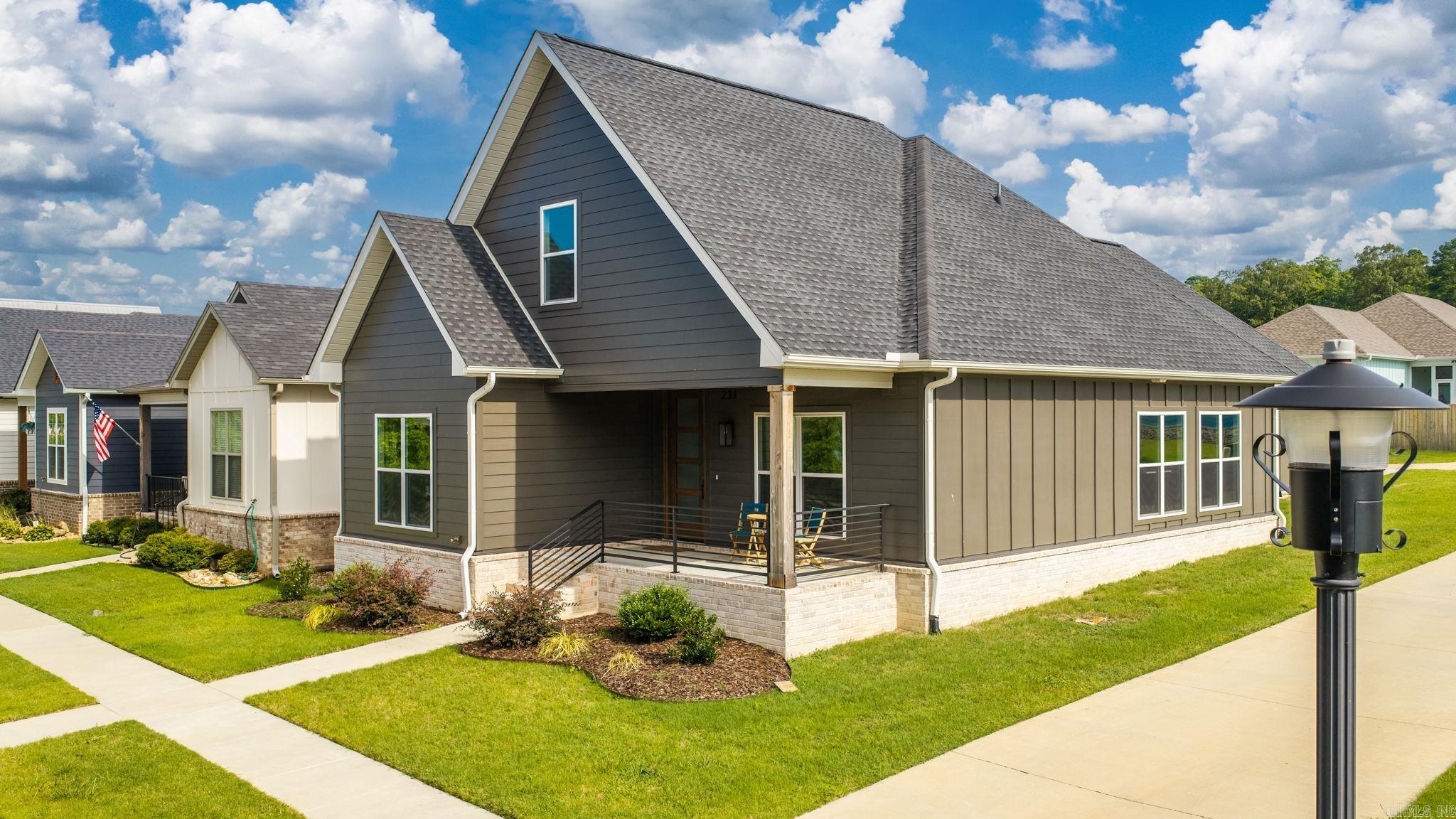 MIDTOWN BRYANT - Residential