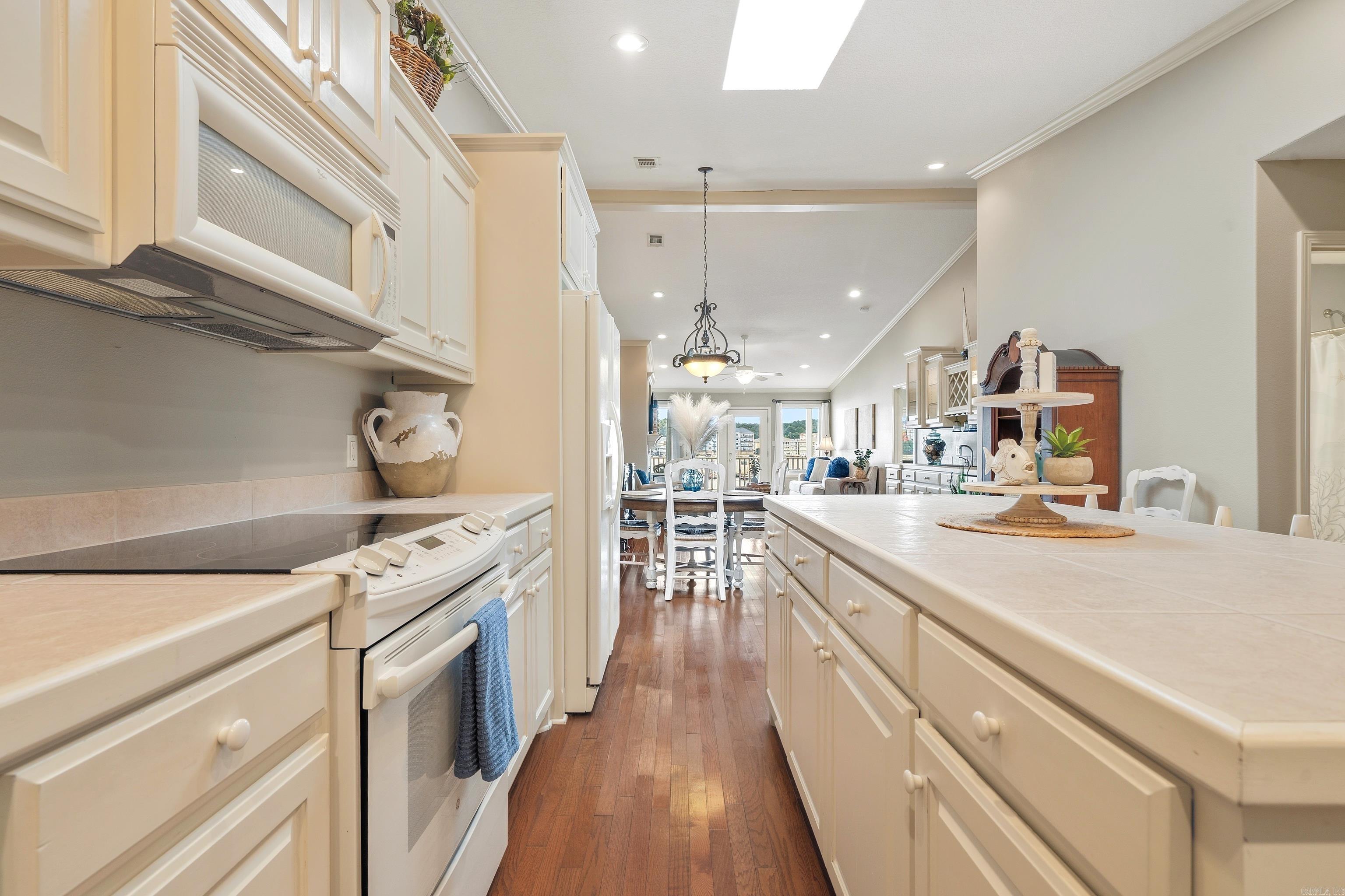 CATALINA COVE HPR - Residential