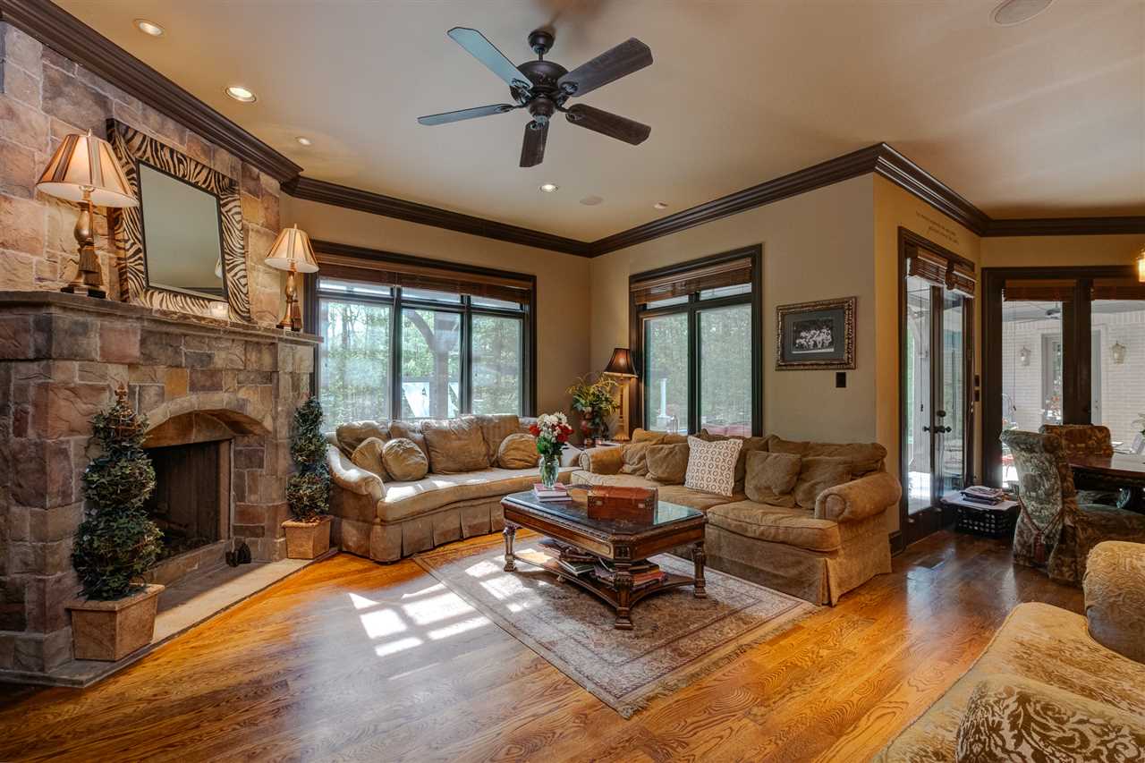 CHENAL VALLEY SOLOGNE CIRCLE - Residential