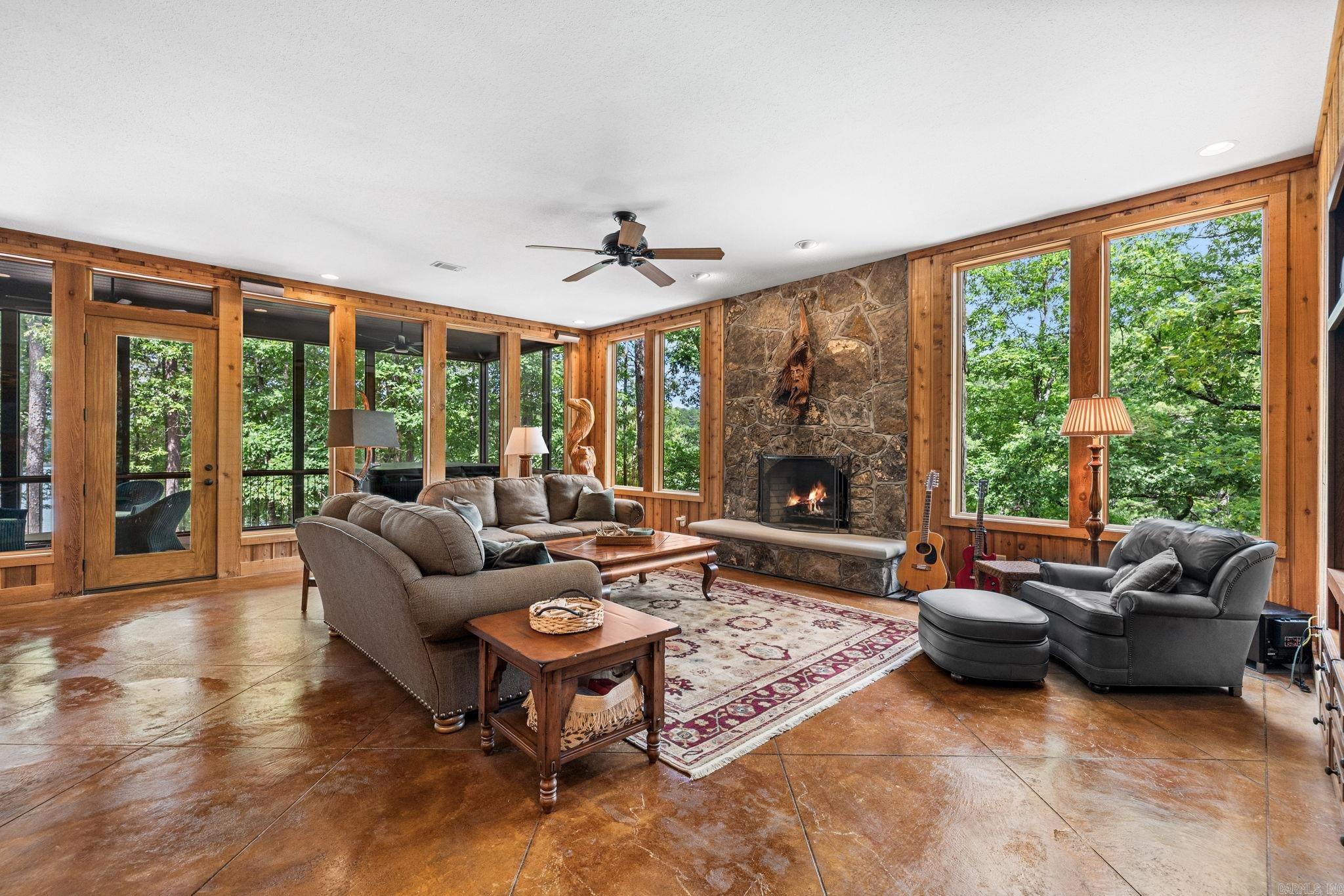 TANNENBAUM - LAKE - Residential